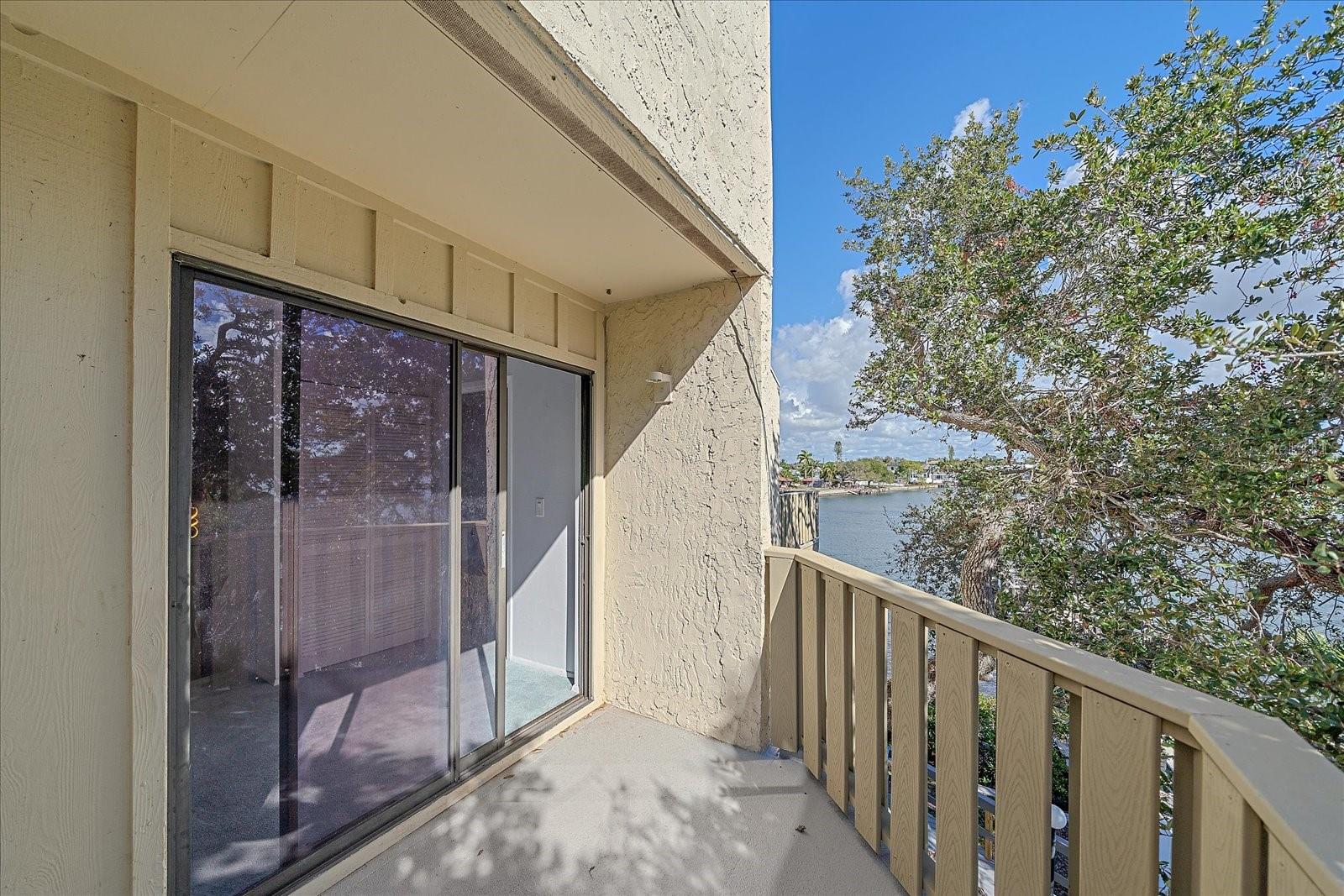 BAY OAKS - Residential