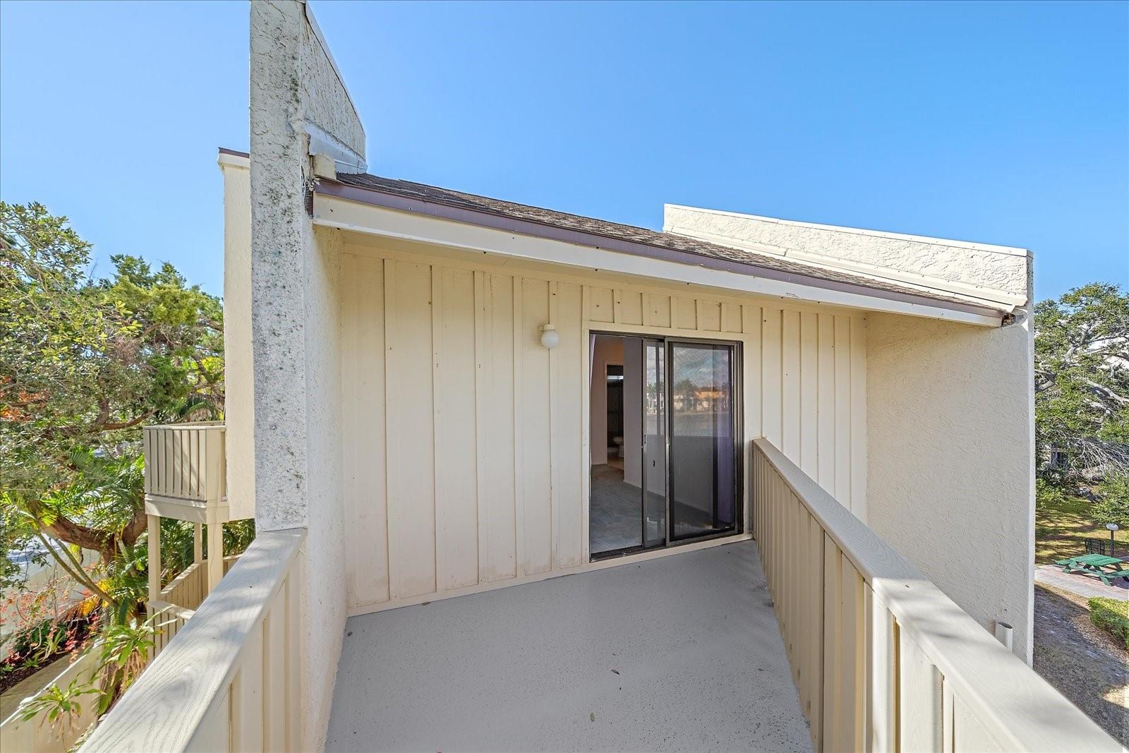 BAY OAKS - Residential