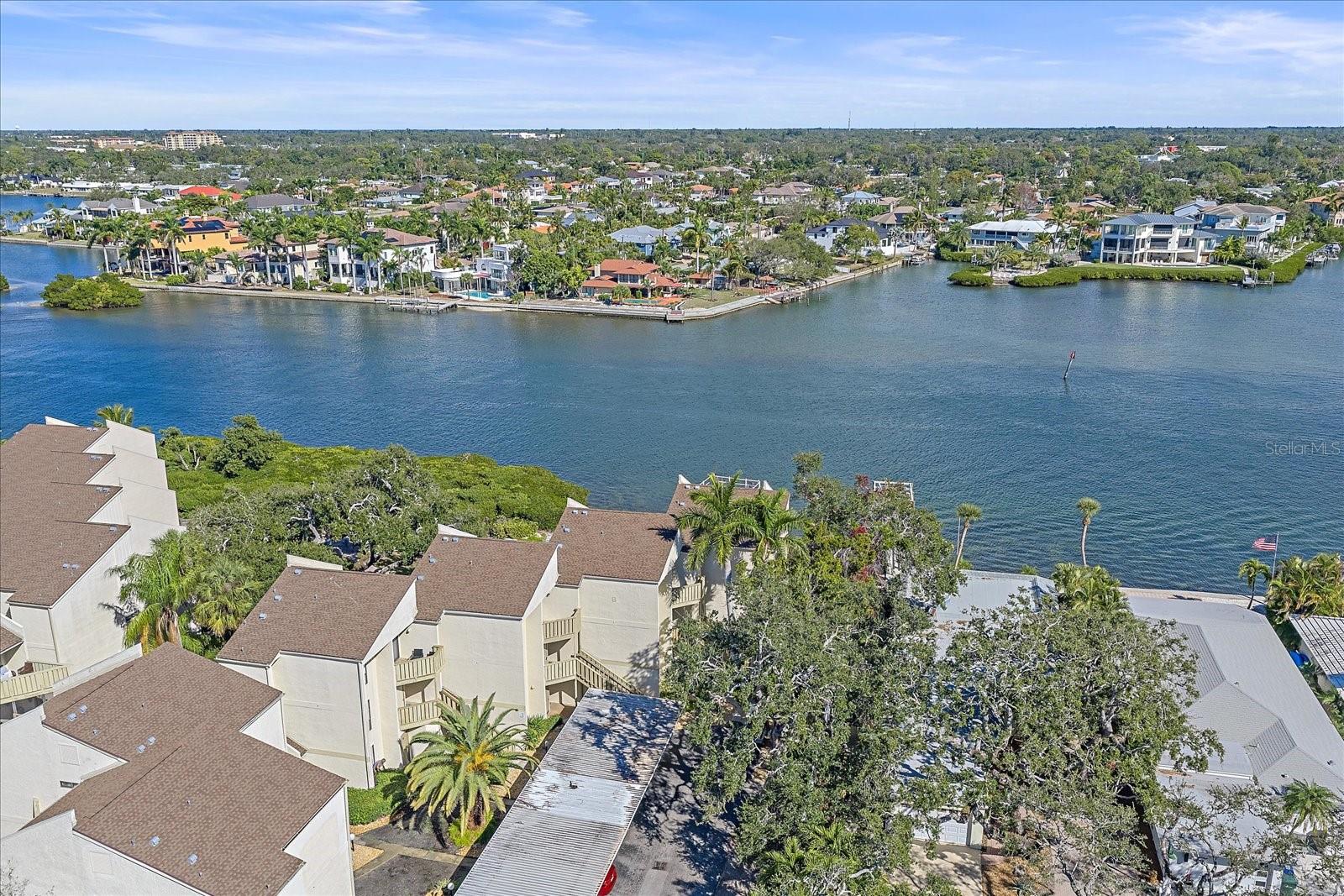 BAY OAKS - Residential