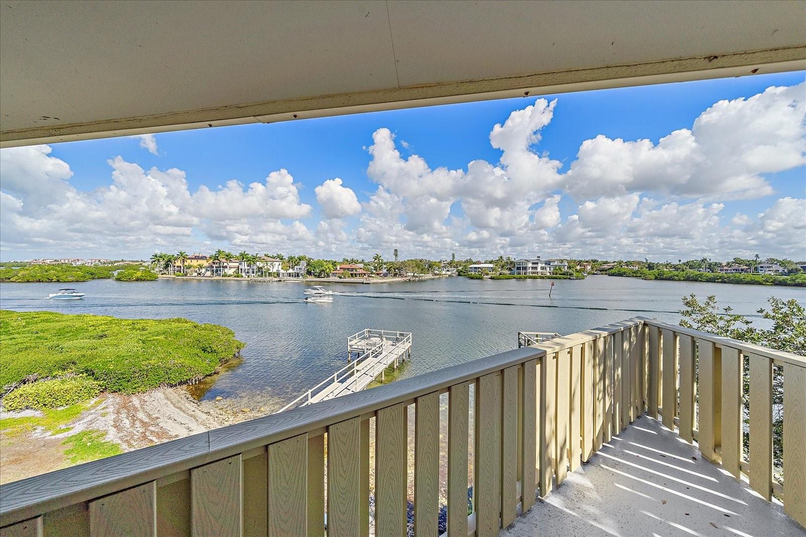 BAY OAKS - Residential