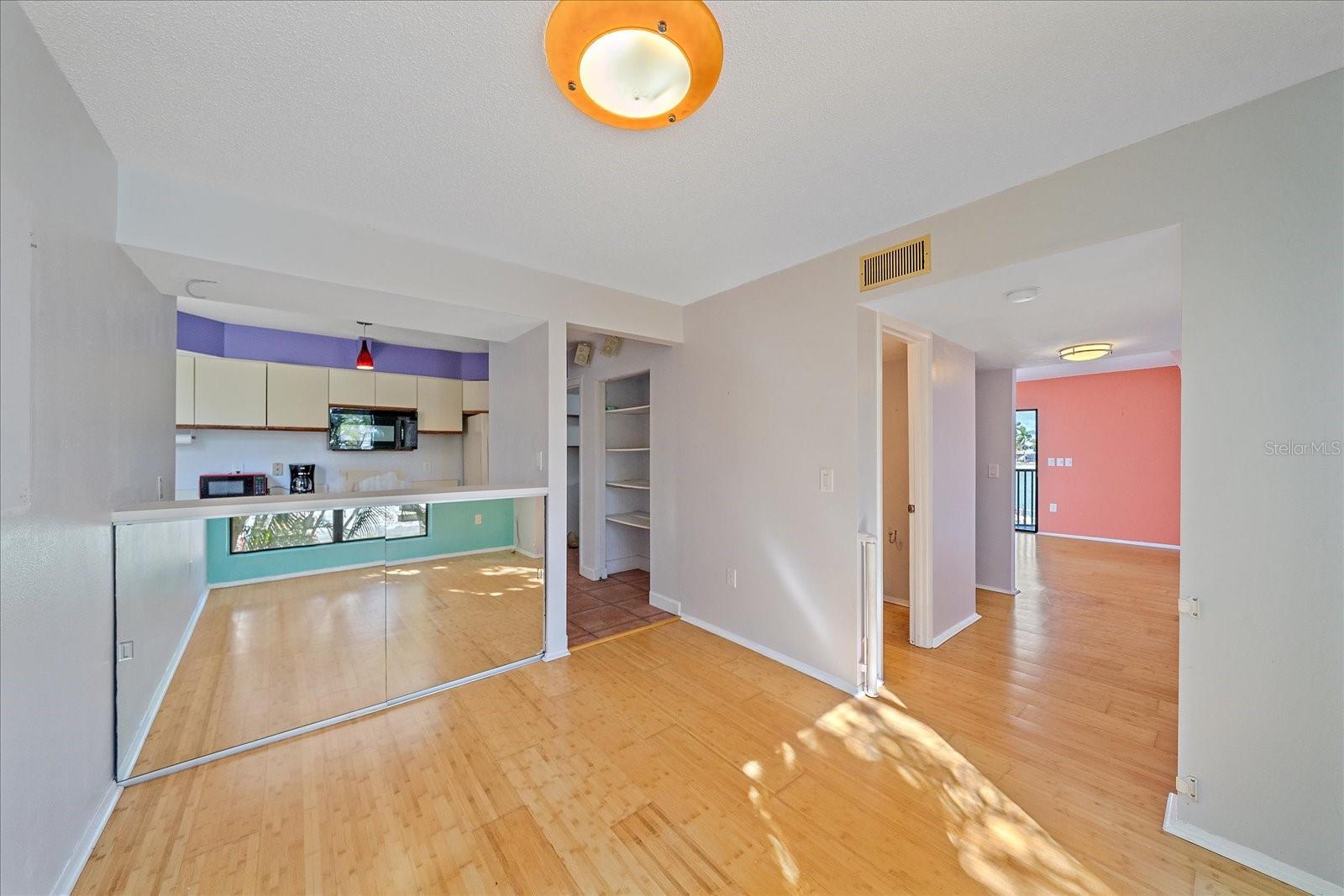 BAY OAKS - Residential