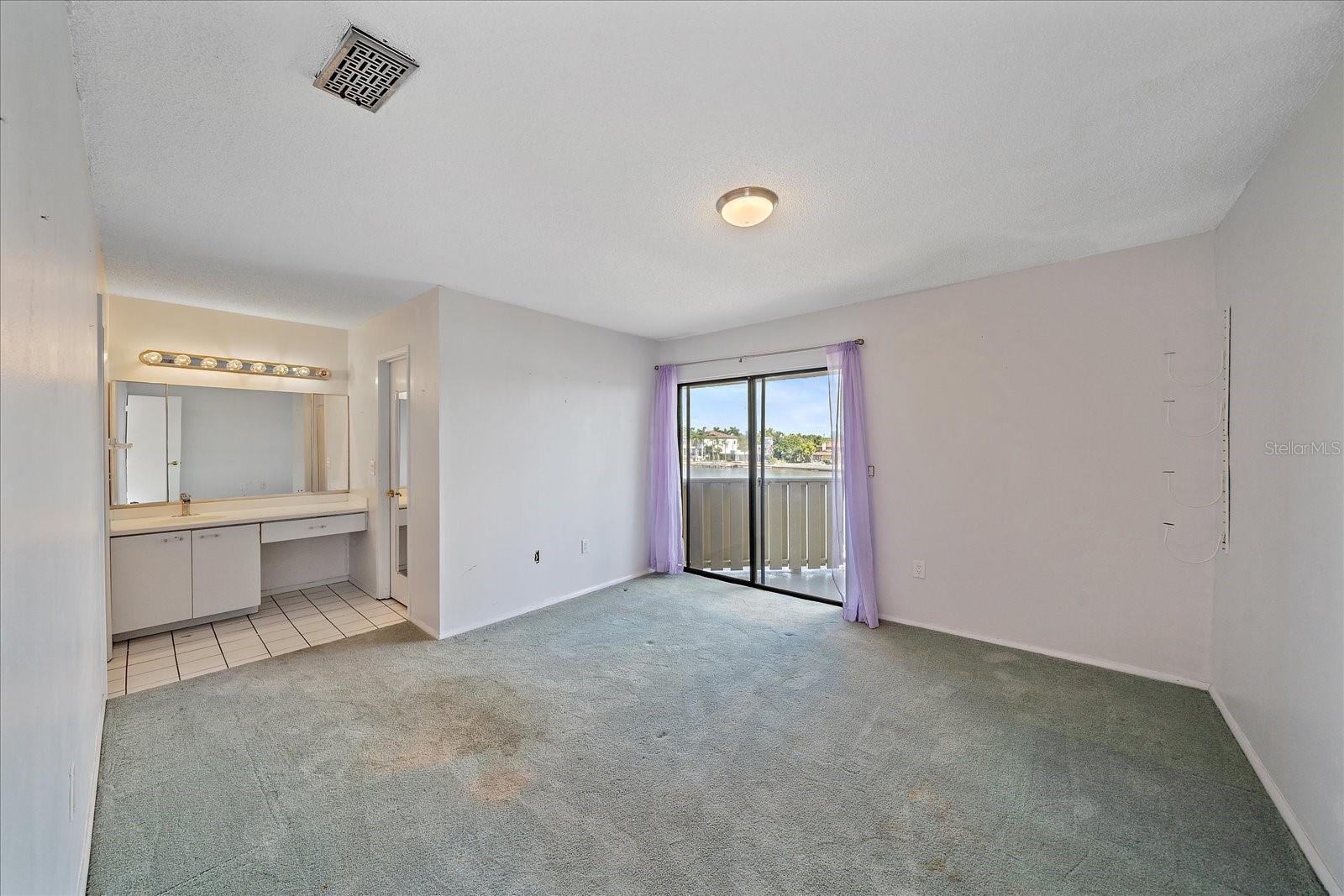 BAY OAKS - Residential