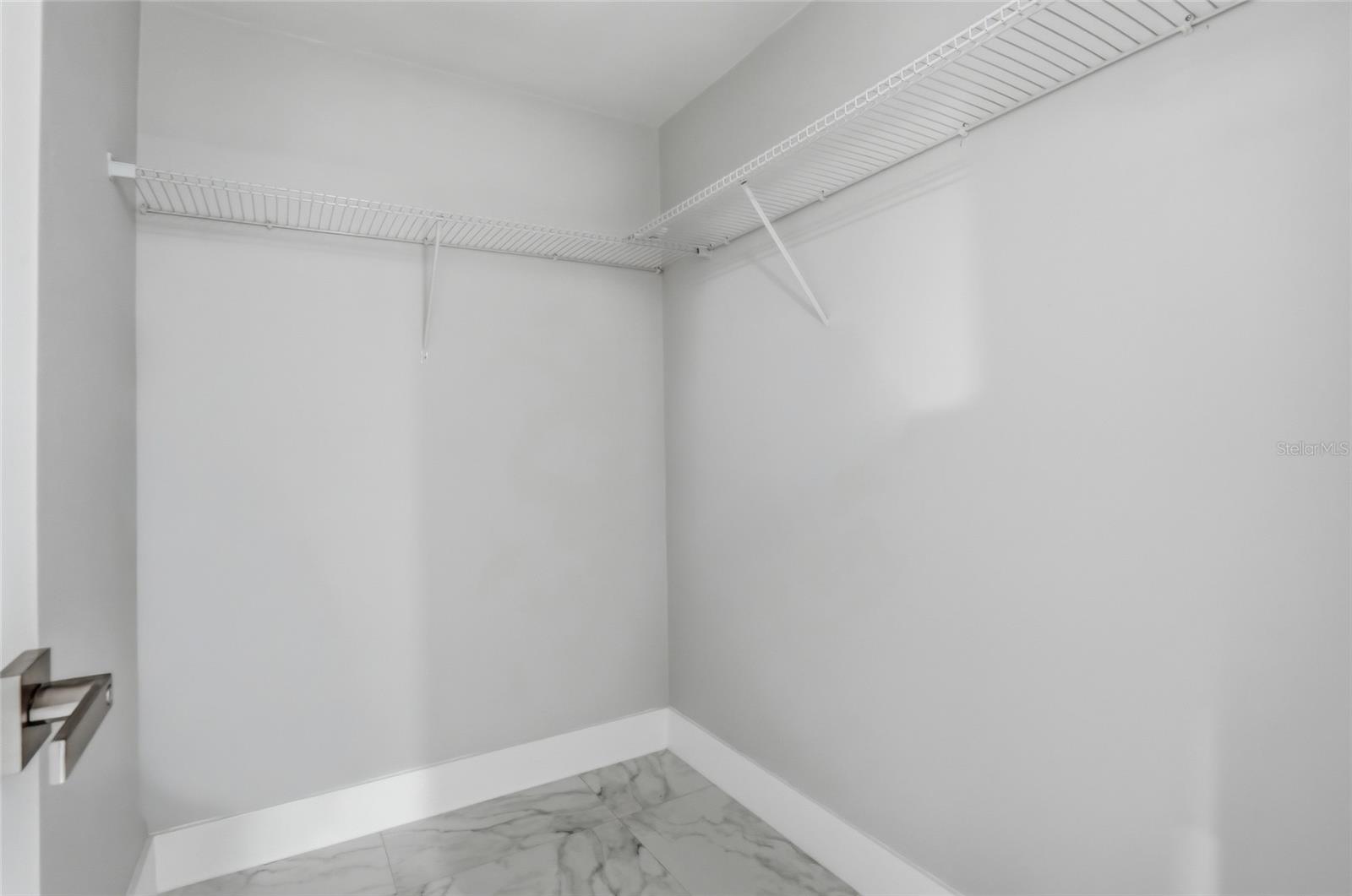 HOLIDAY GARDEN ESTAT - Residential