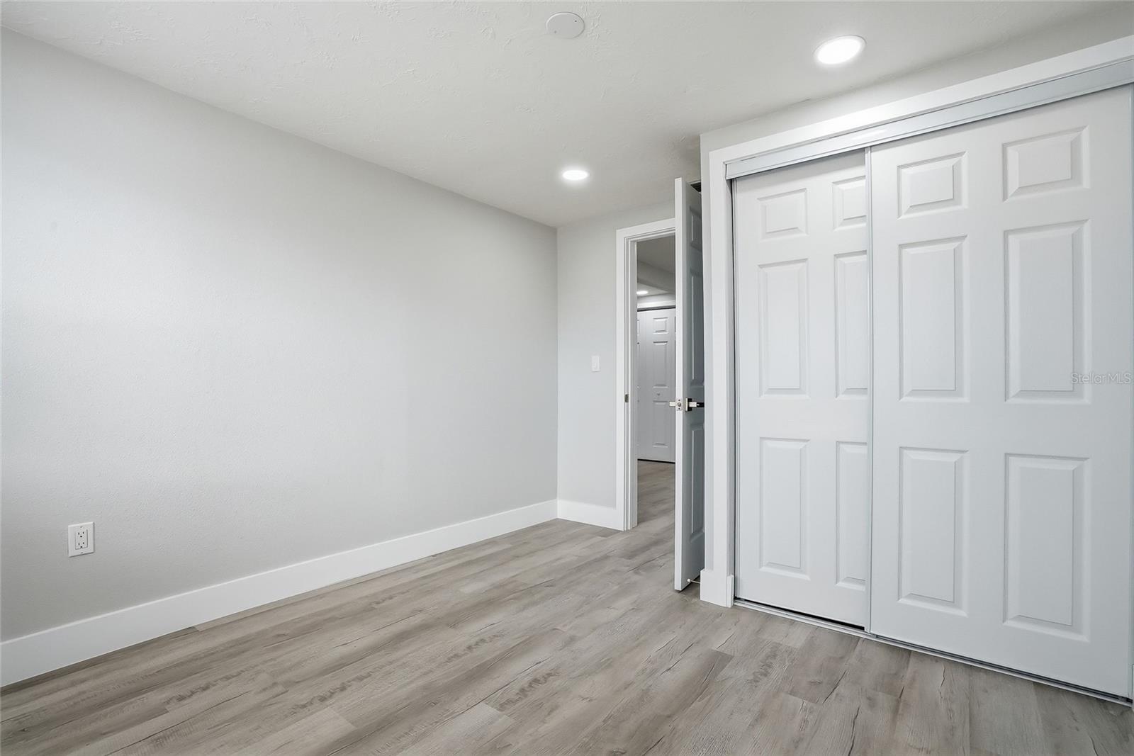 HOLIDAY GARDEN ESTAT - Residential