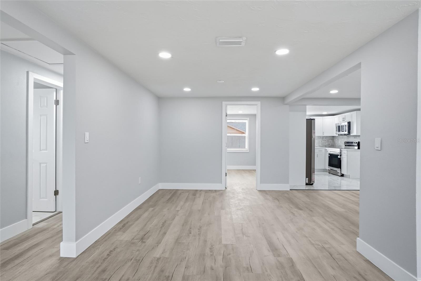 HOLIDAY GARDEN ESTAT - Residential