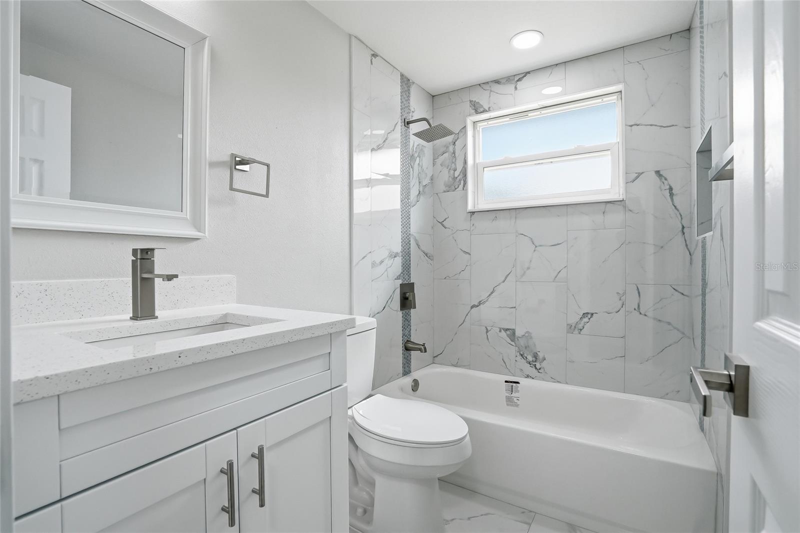 HOLIDAY GARDEN ESTAT - Residential