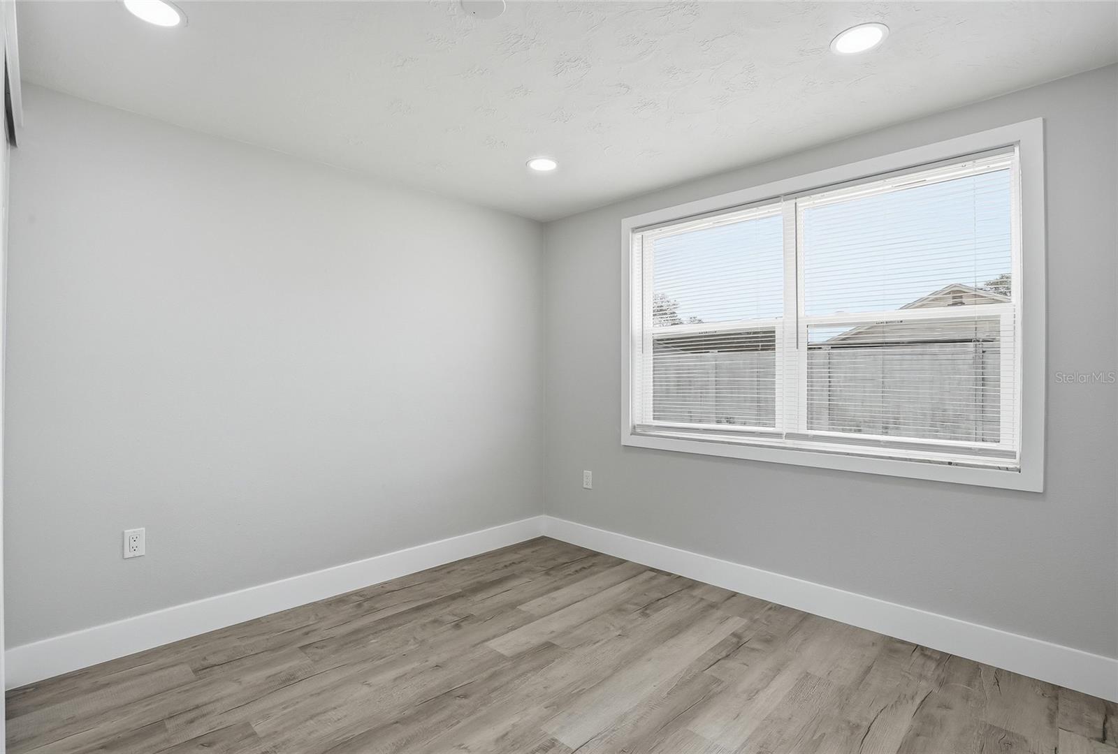 HOLIDAY GARDEN ESTAT - Residential