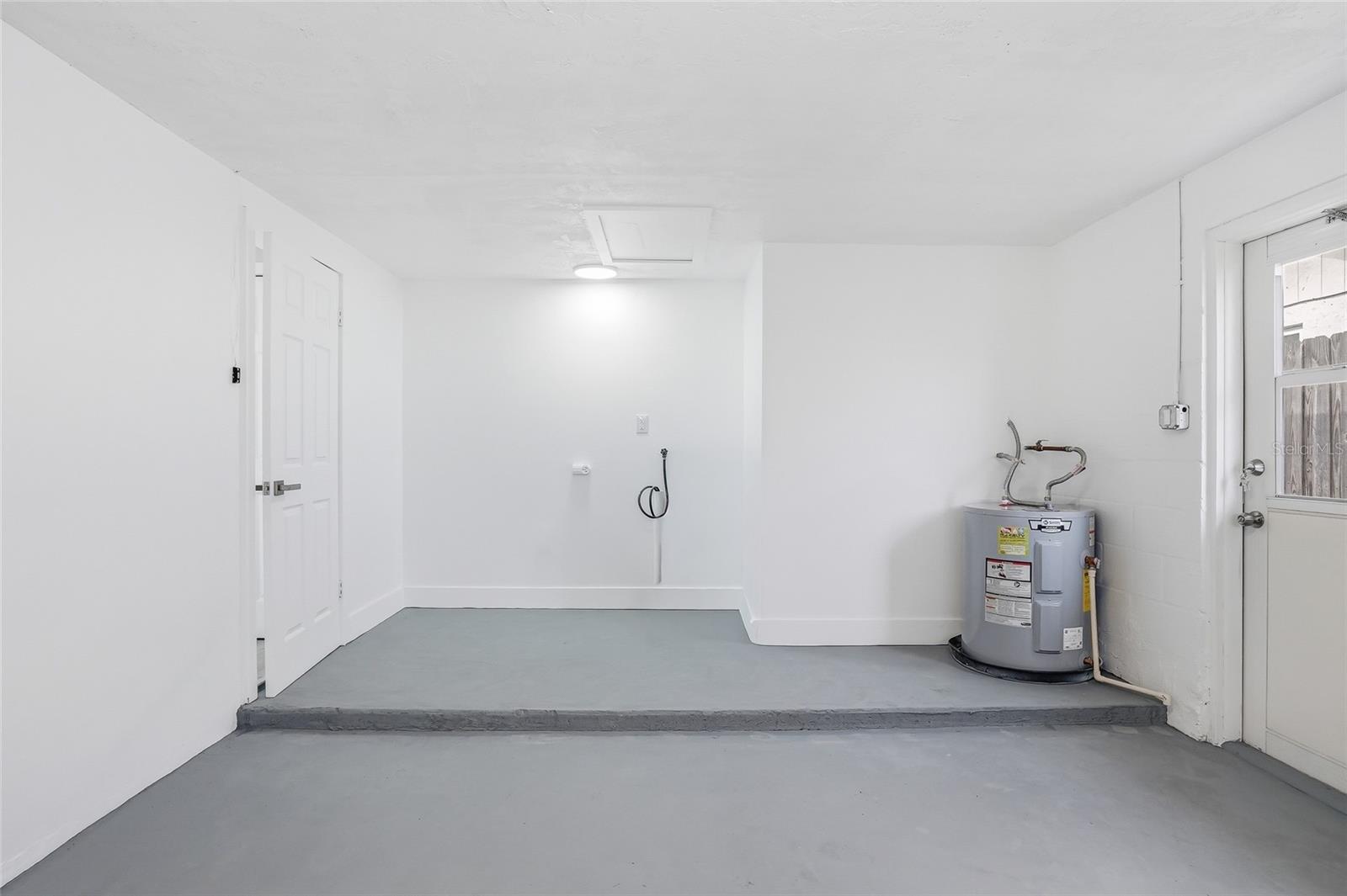 HOLIDAY GARDEN ESTAT - Residential