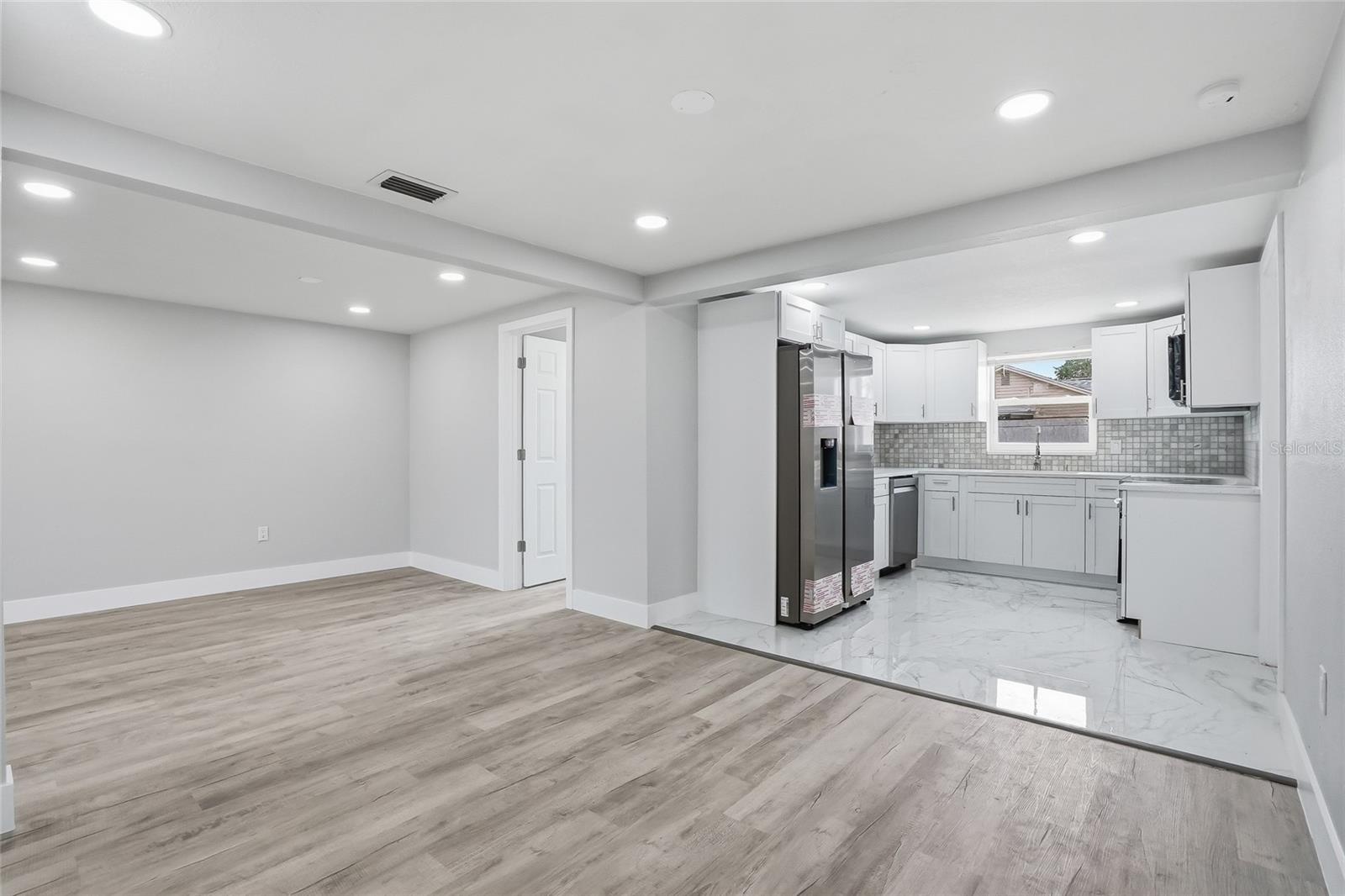 HOLIDAY GARDEN ESTAT - Residential