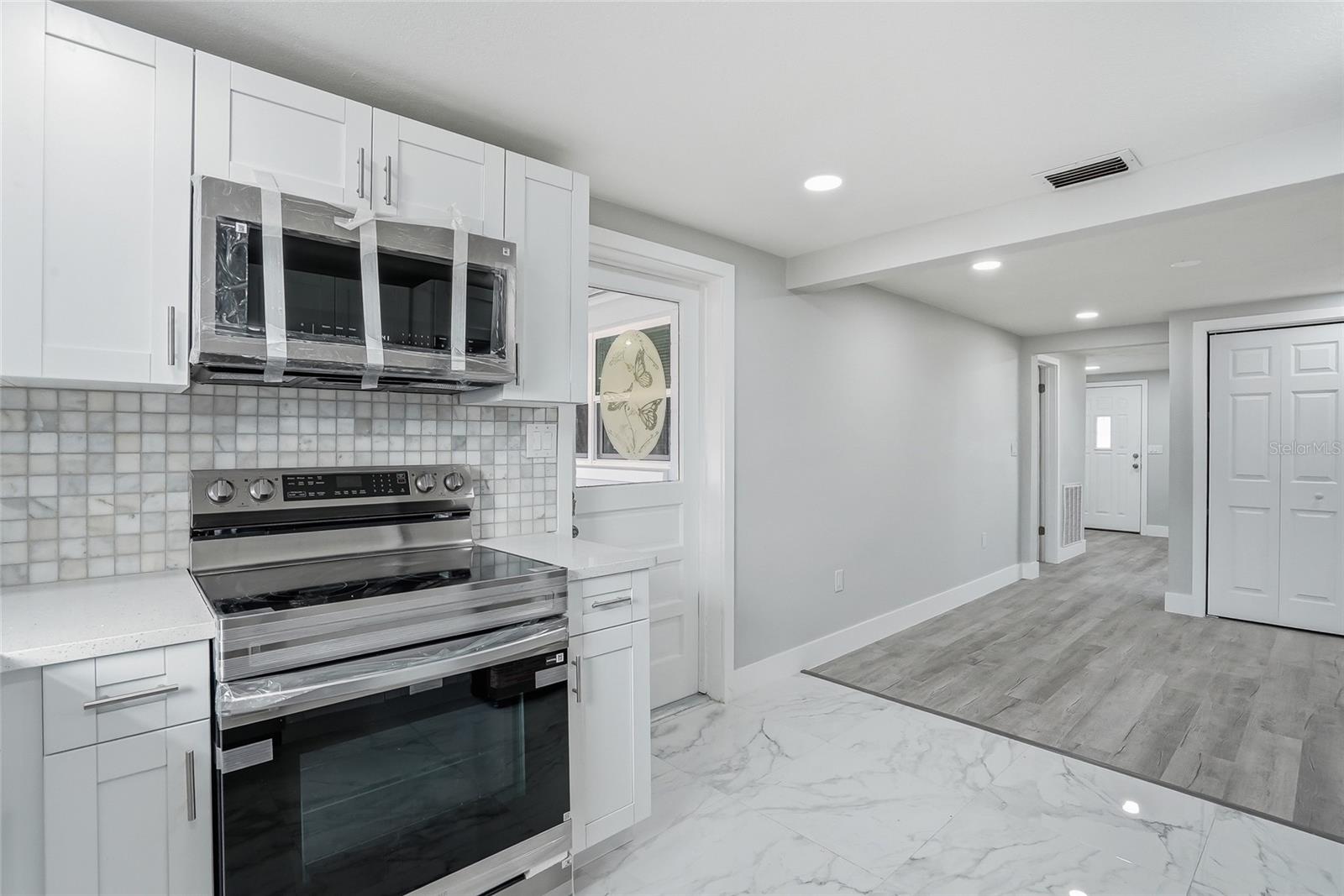 HOLIDAY GARDEN ESTAT - Residential