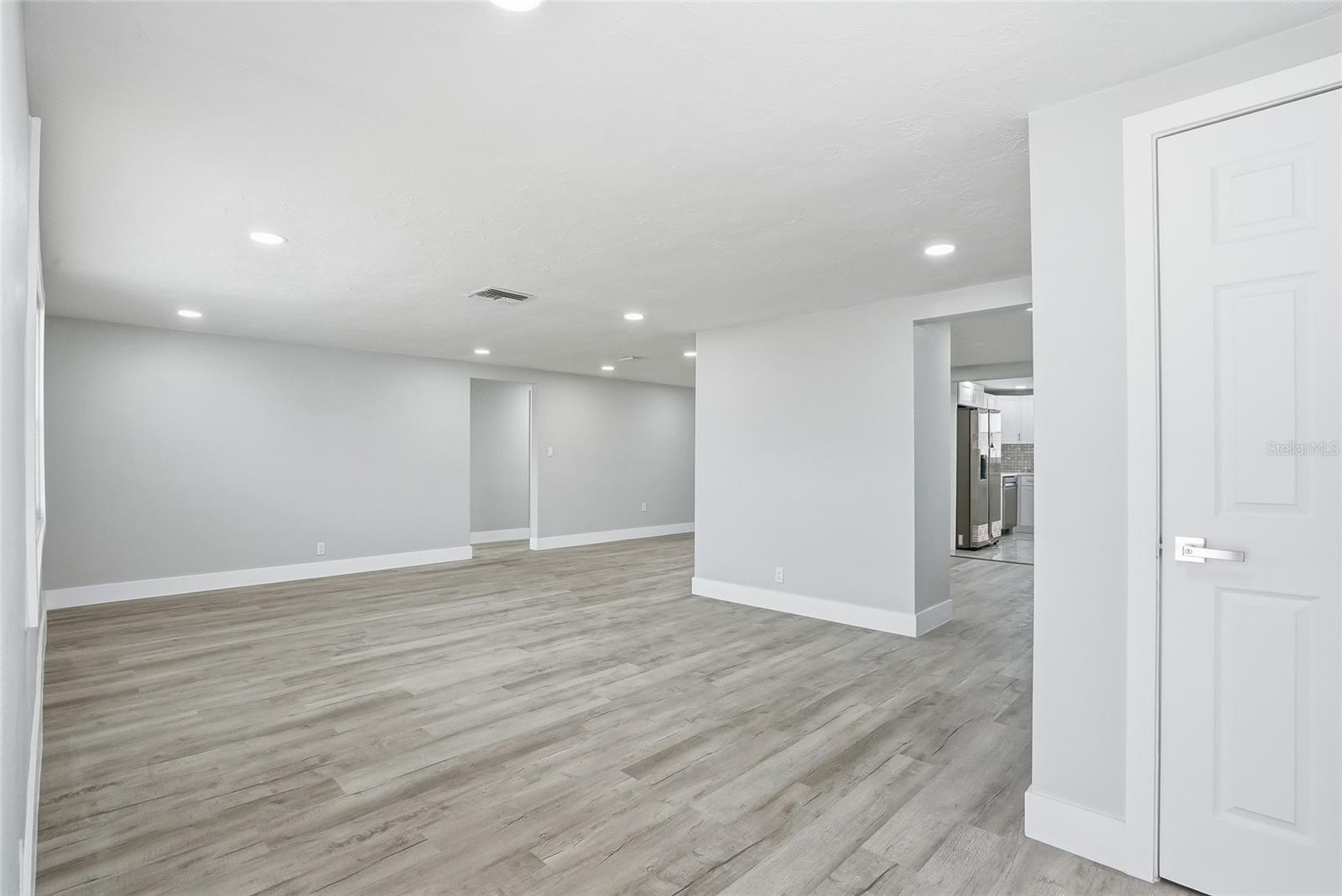 HOLIDAY GARDEN ESTAT - Residential