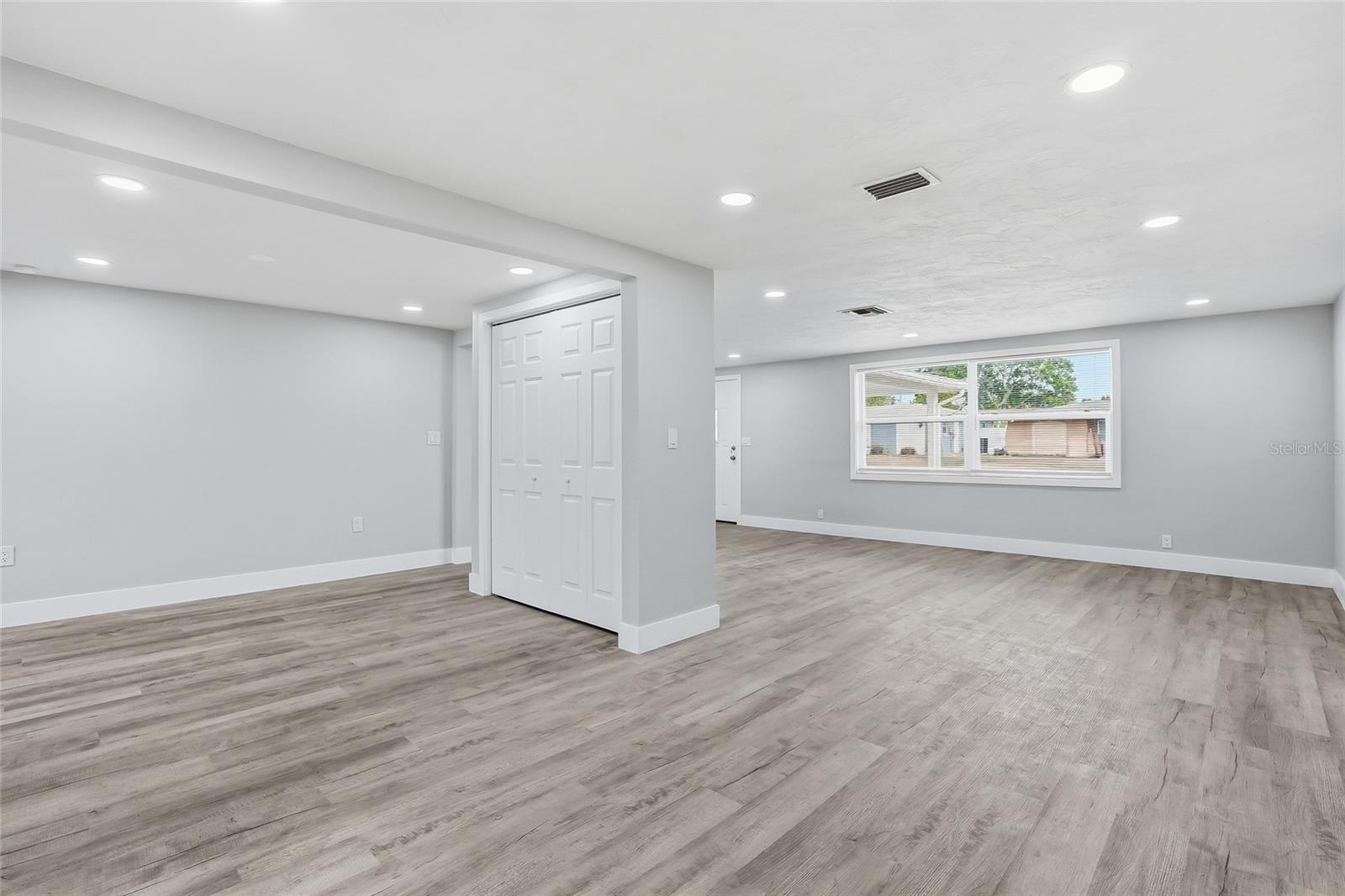 HOLIDAY GARDEN ESTAT - Residential