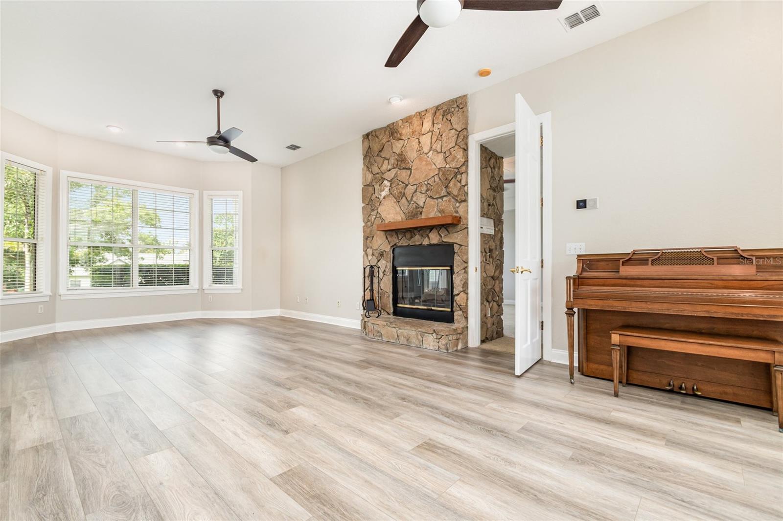 MAGNOLIA ISLAND - Residential