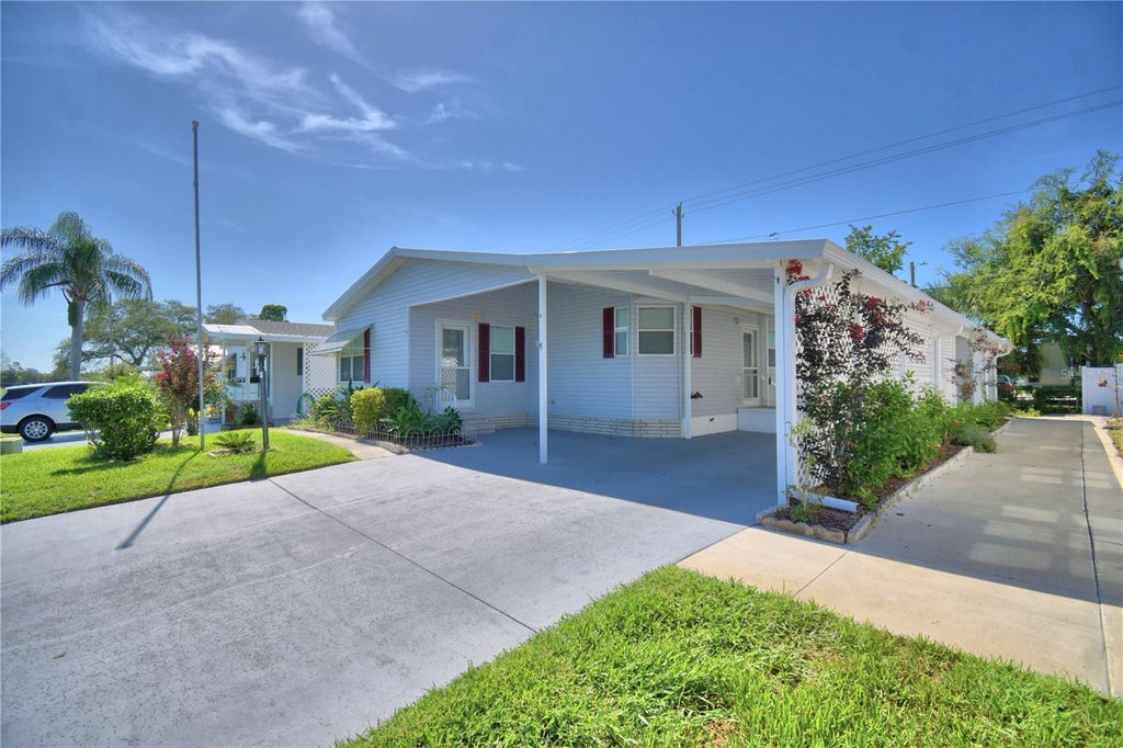 Photo of 6086 Southern Oaks Drive, Winter Haven, FL 33884 (MLS # L4964177)
