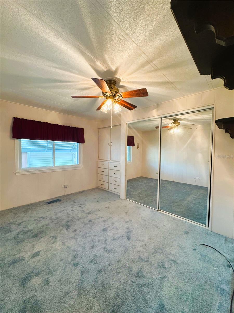 HAWTHORNE AT LEESBURG A COOP - Residential