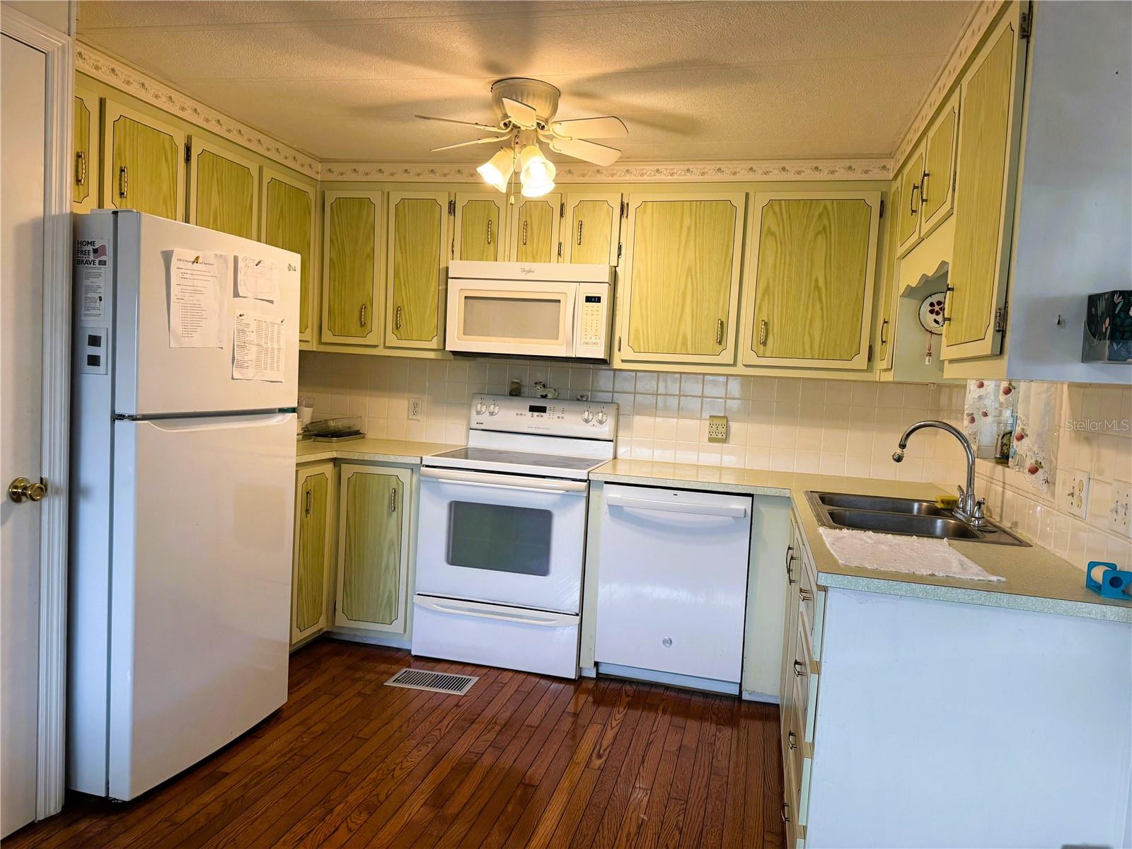 HAWTHORNE AT LEESBURG A COOP - Residential