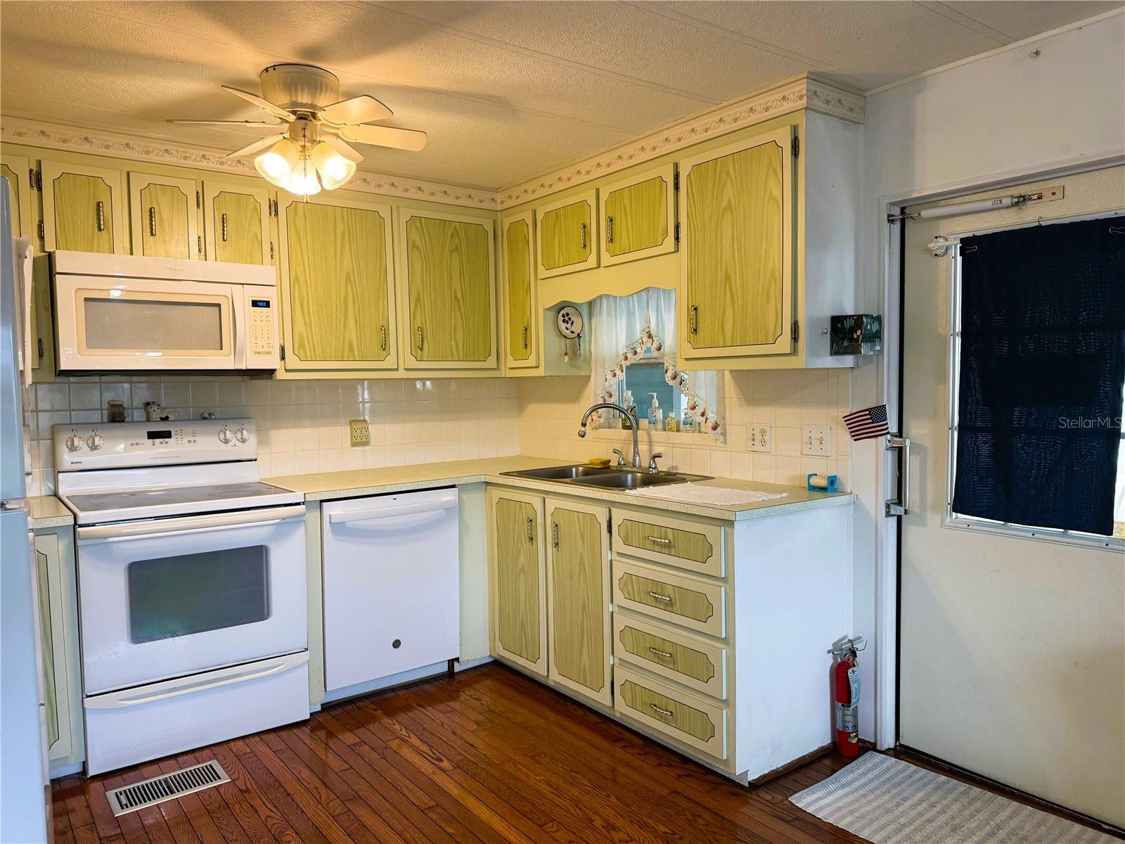 HAWTHORNE AT LEESBURG A COOP - Residential