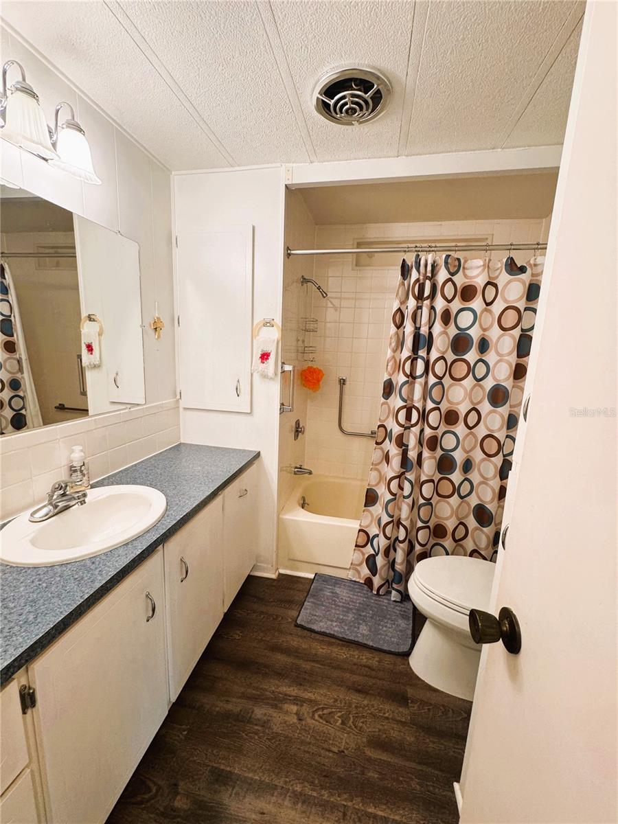 HAWTHORNE AT LEESBURG A COOP - Residential