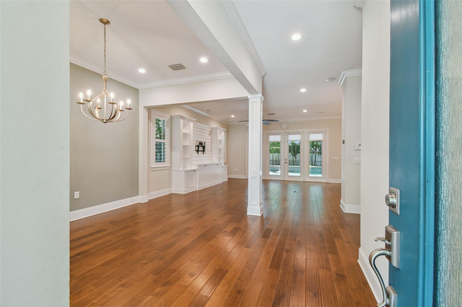 3109 W GRANADA STREET