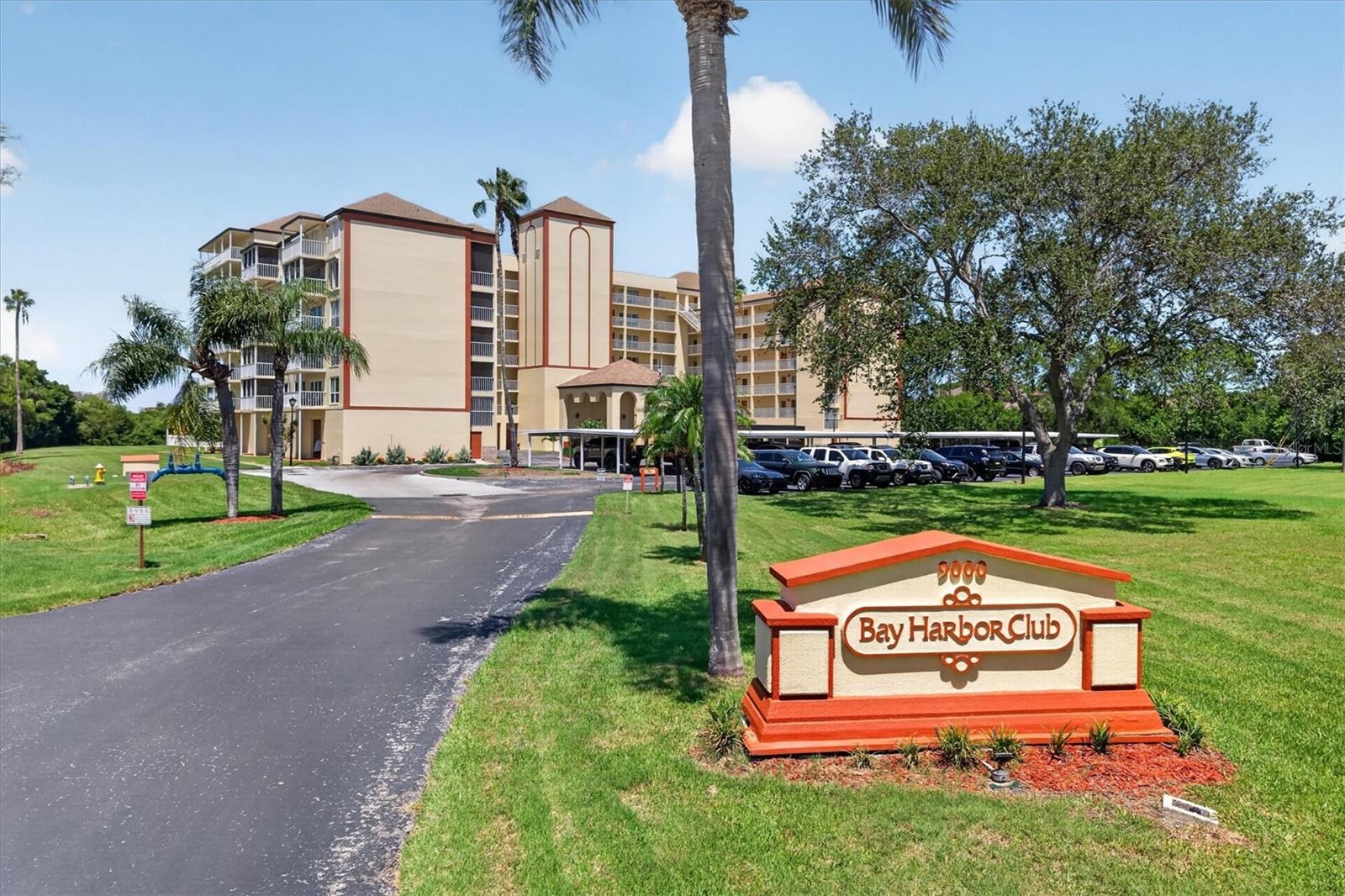 9000 COMMODORE DRIVE 305