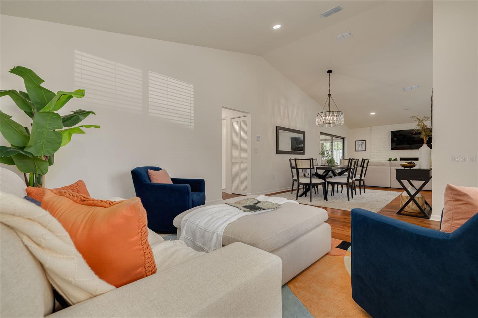 3160 CHAMBLEE LANE