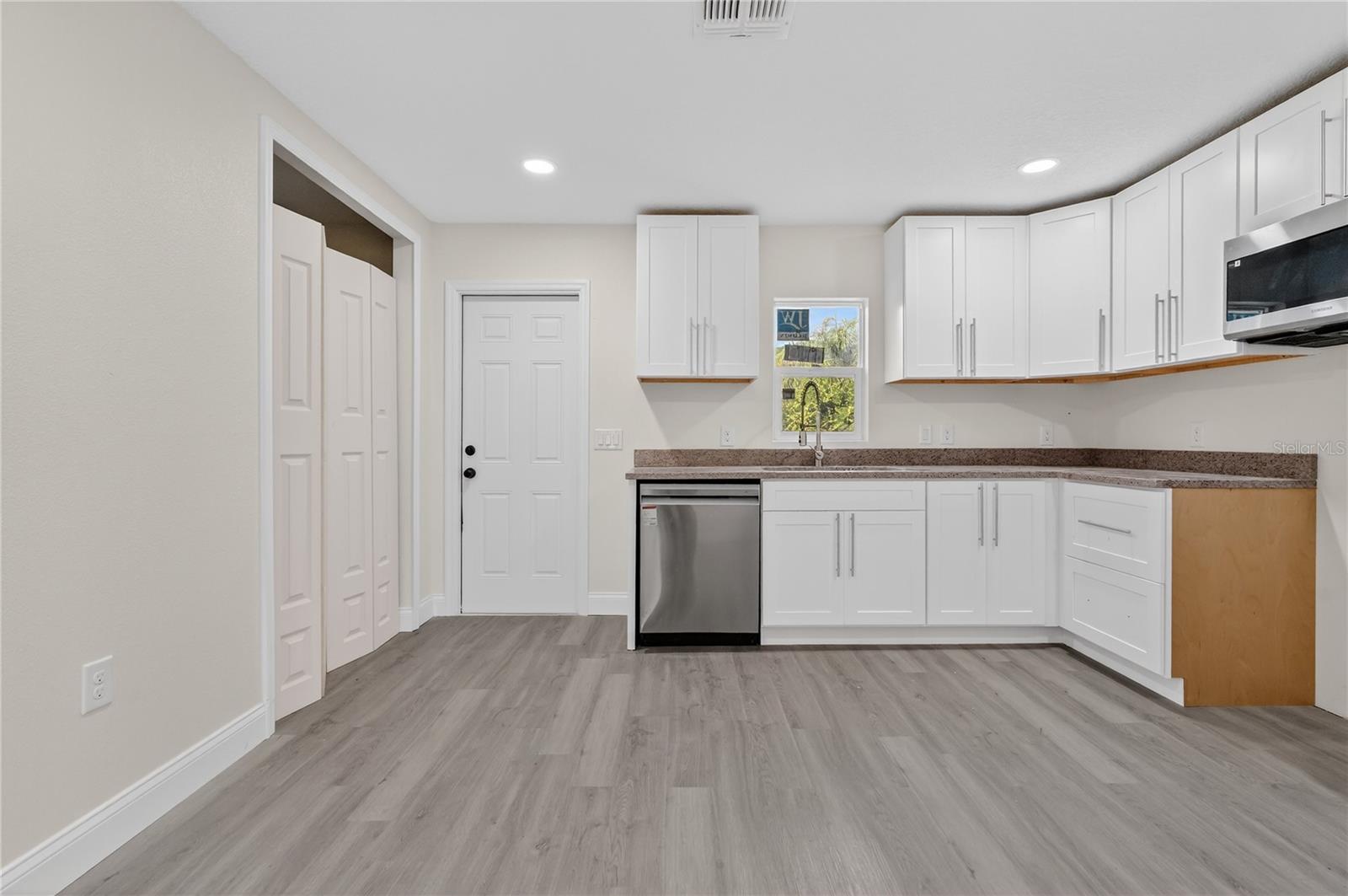 PINE LAKES SOUTH - Residential