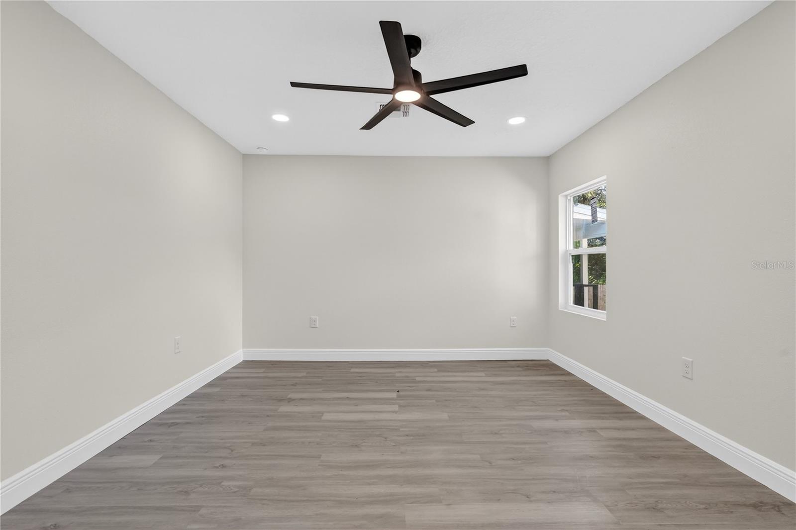 PINE LAKES SOUTH - Residential