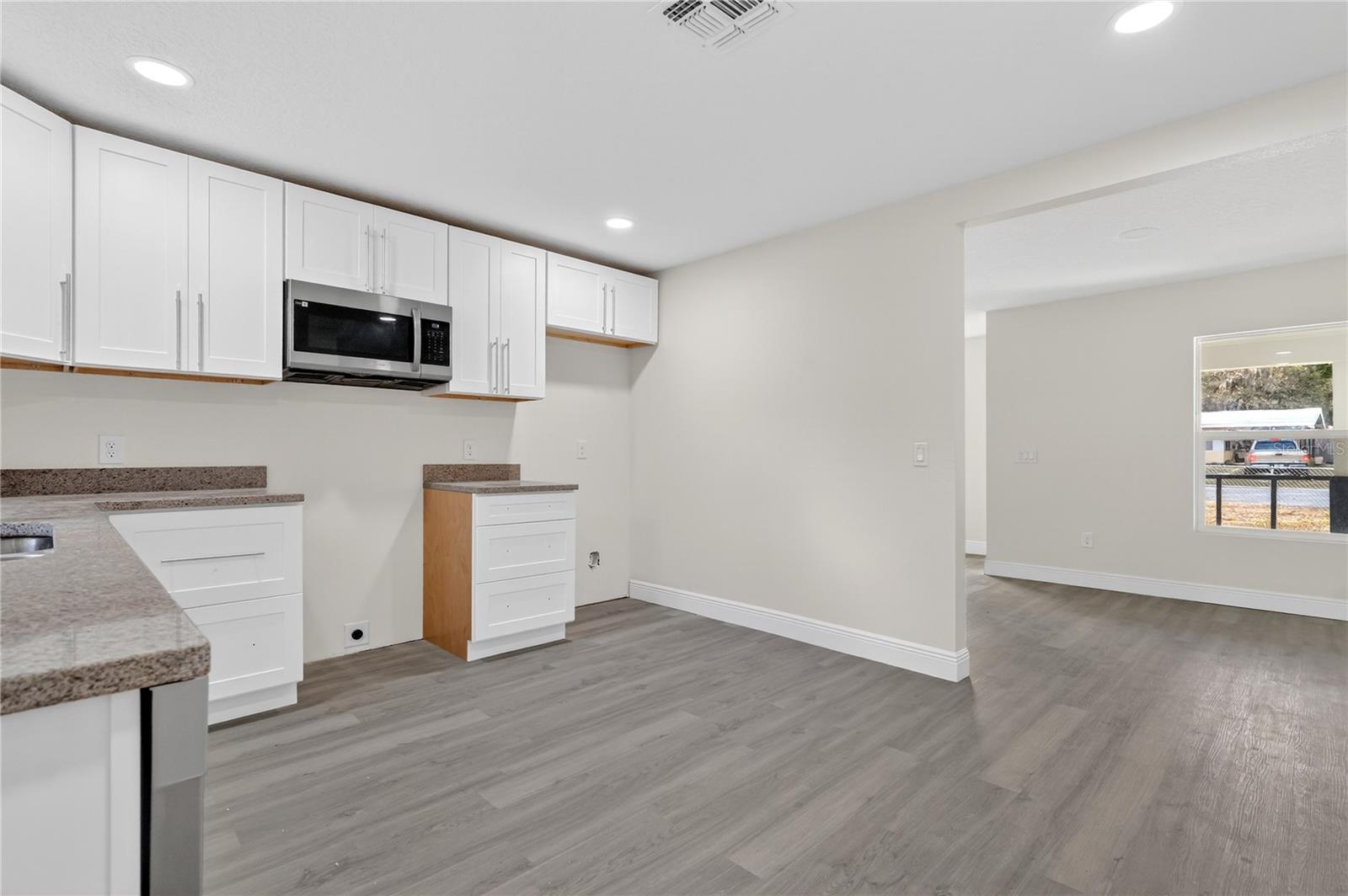 PINE LAKES SOUTH - Residential