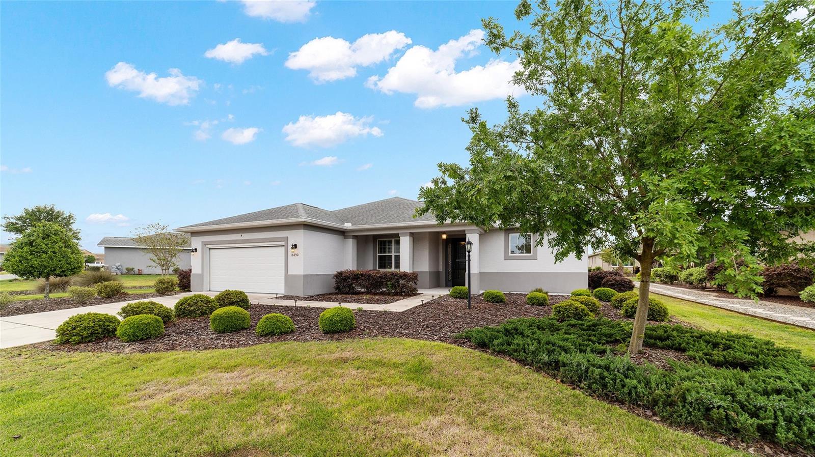 ON TOP/THE WORLD AVALON PH 7 - Residential