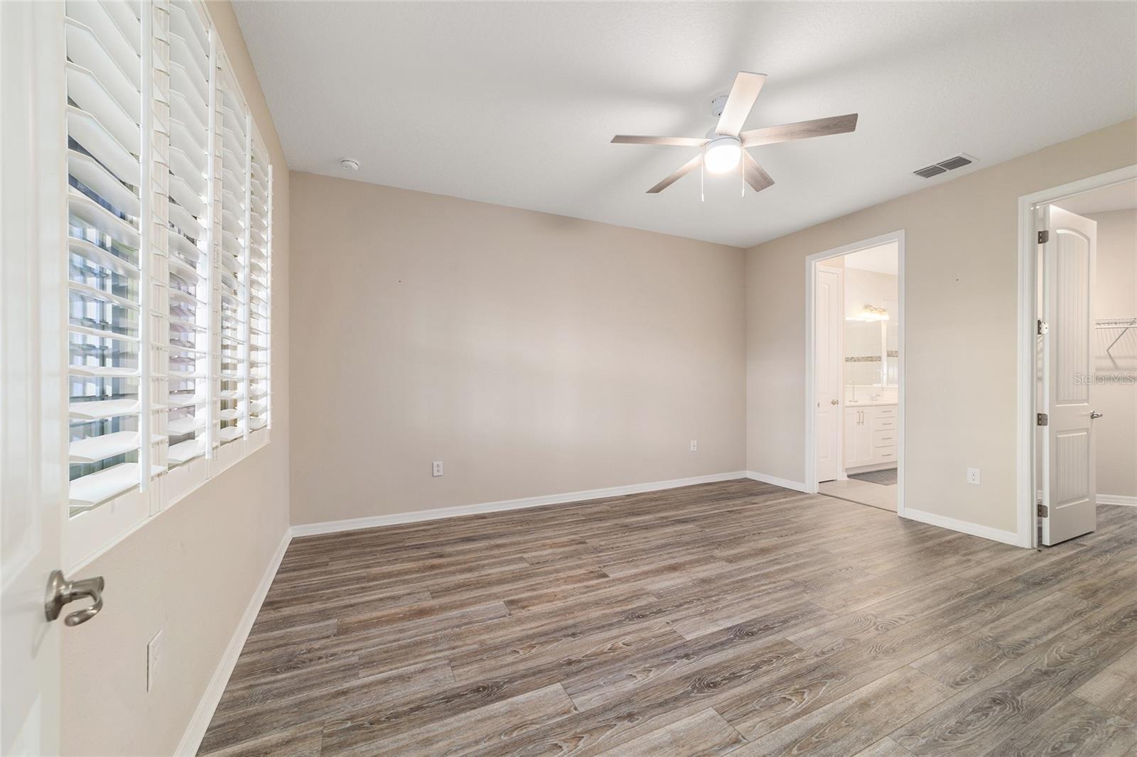 ON TOP/THE WORLD AVALON PH 7 - Residential