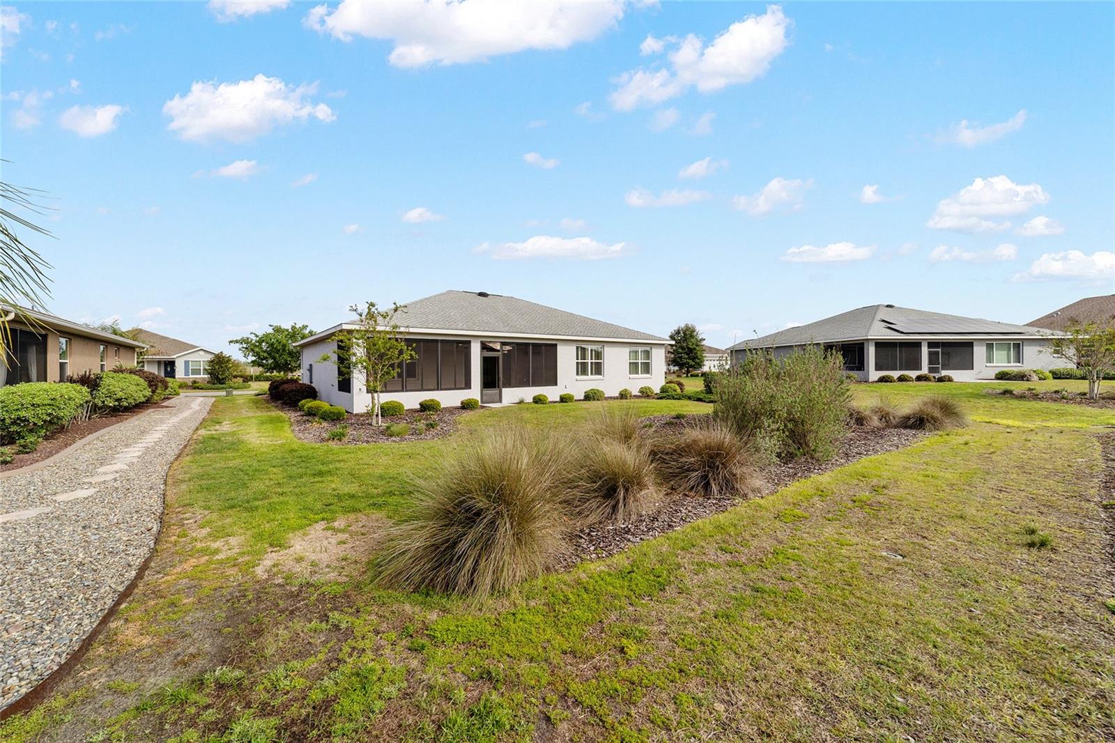 ON TOP/THE WORLD AVALON PH 7 - Residential