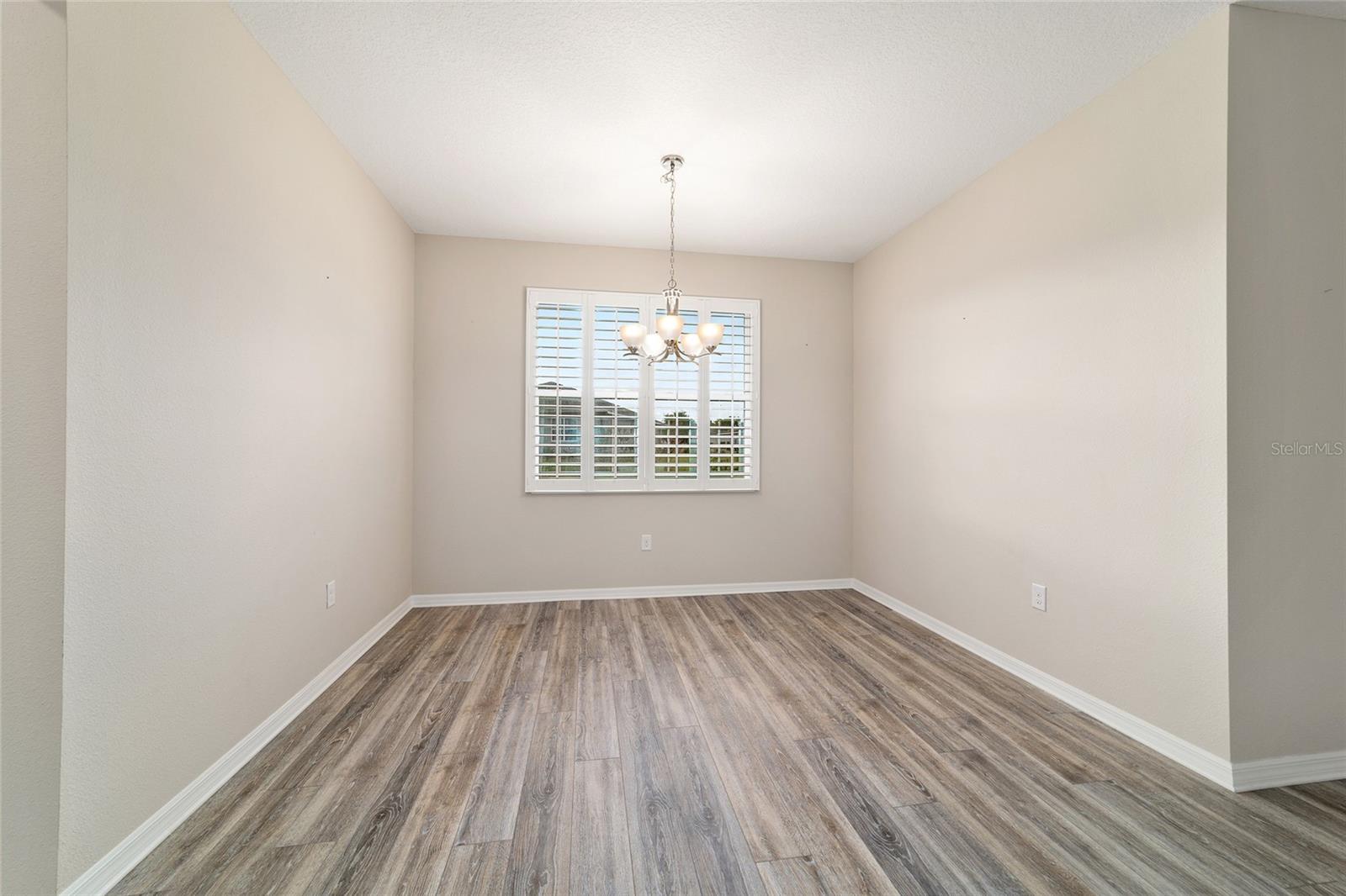 ON TOP/THE WORLD AVALON PH 7 - Residential