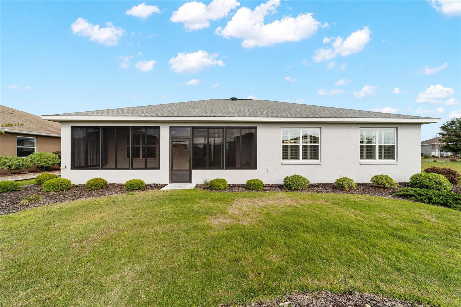 ON TOP/THE WORLD AVALON PH 7 - Residential