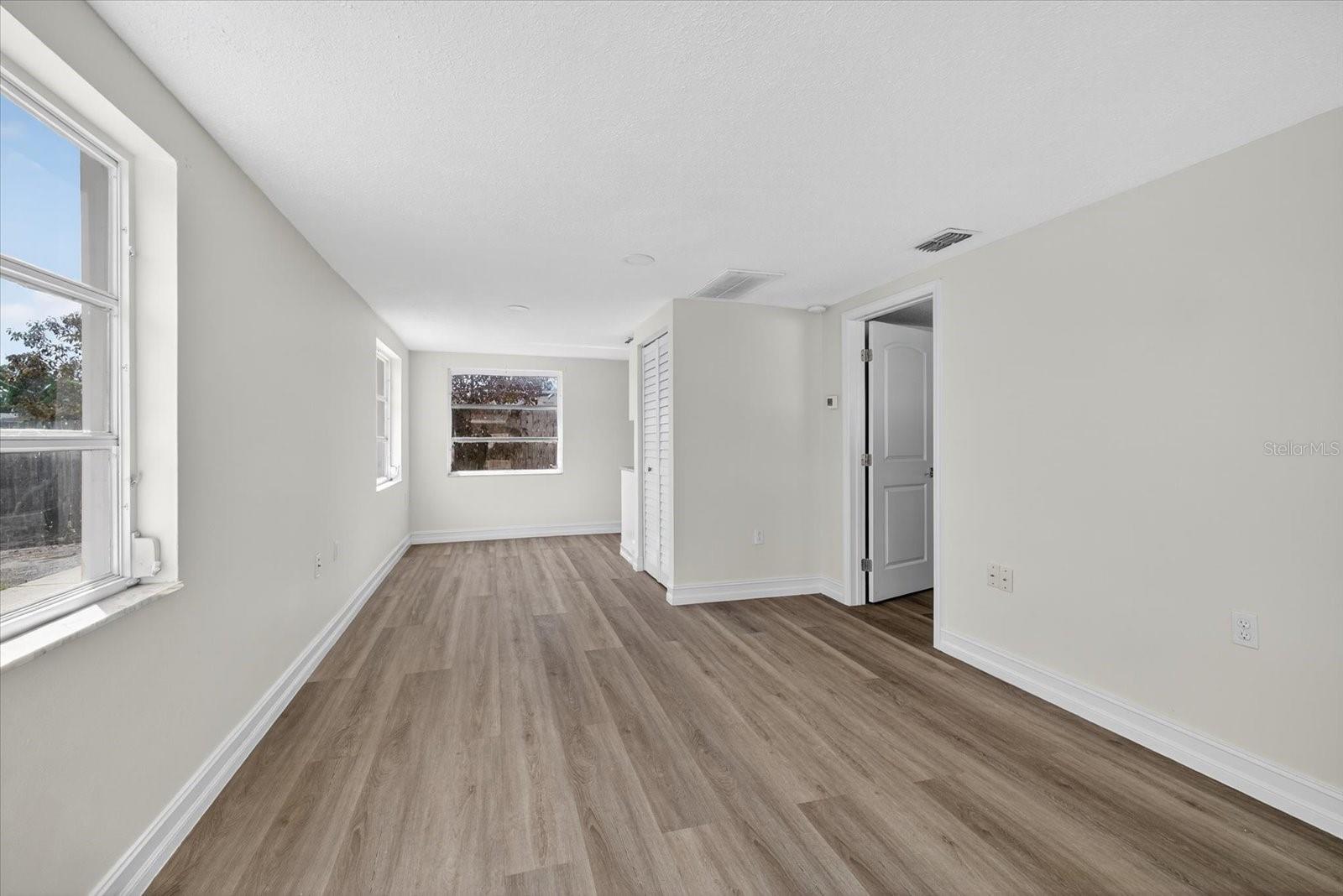 FOREST HILLS - Residential Lease