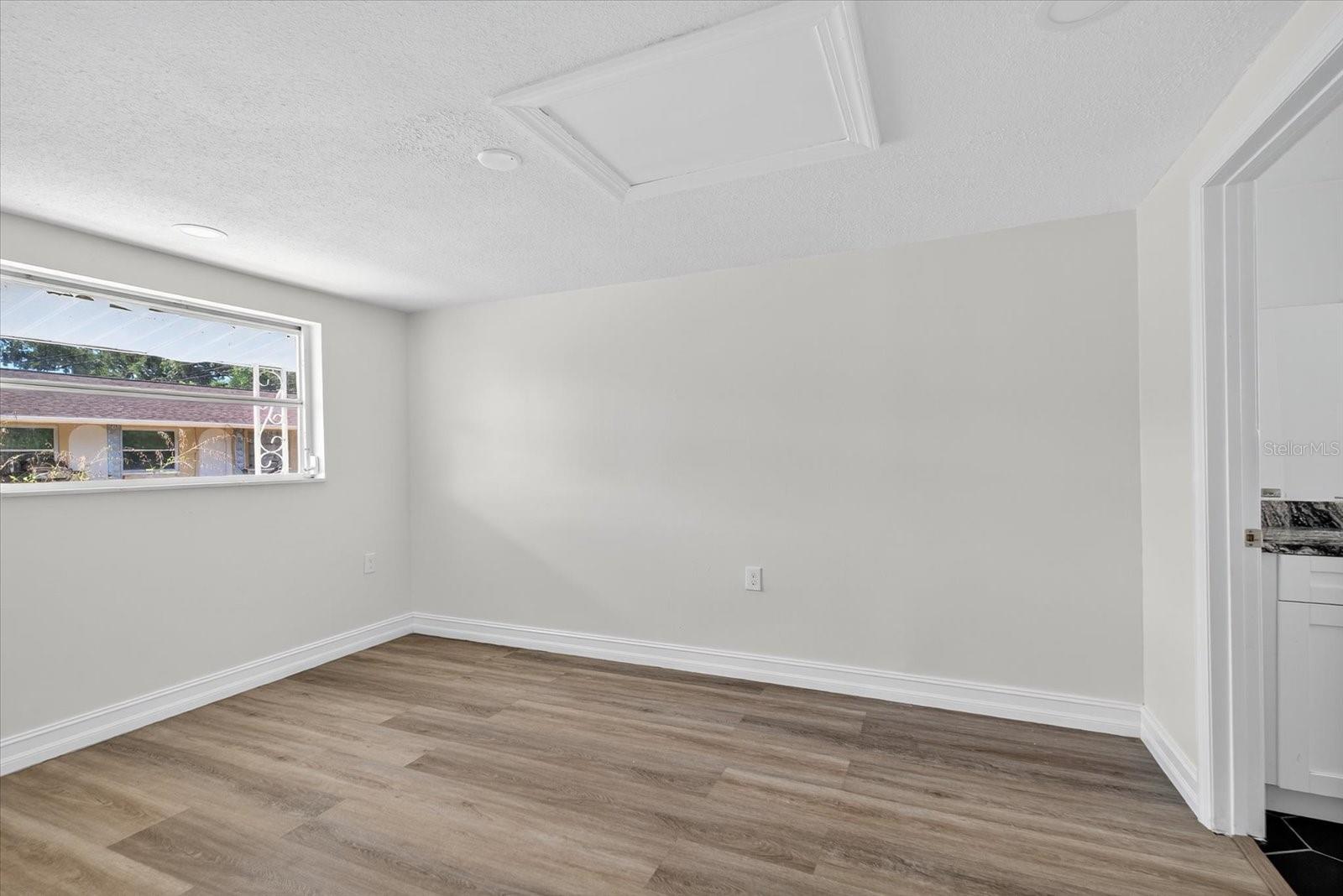 FOREST HILLS - Residential Lease