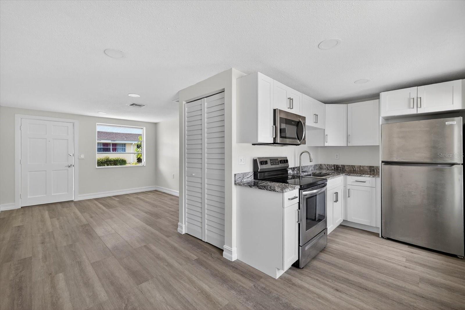 FOREST HILLS - Residential Lease