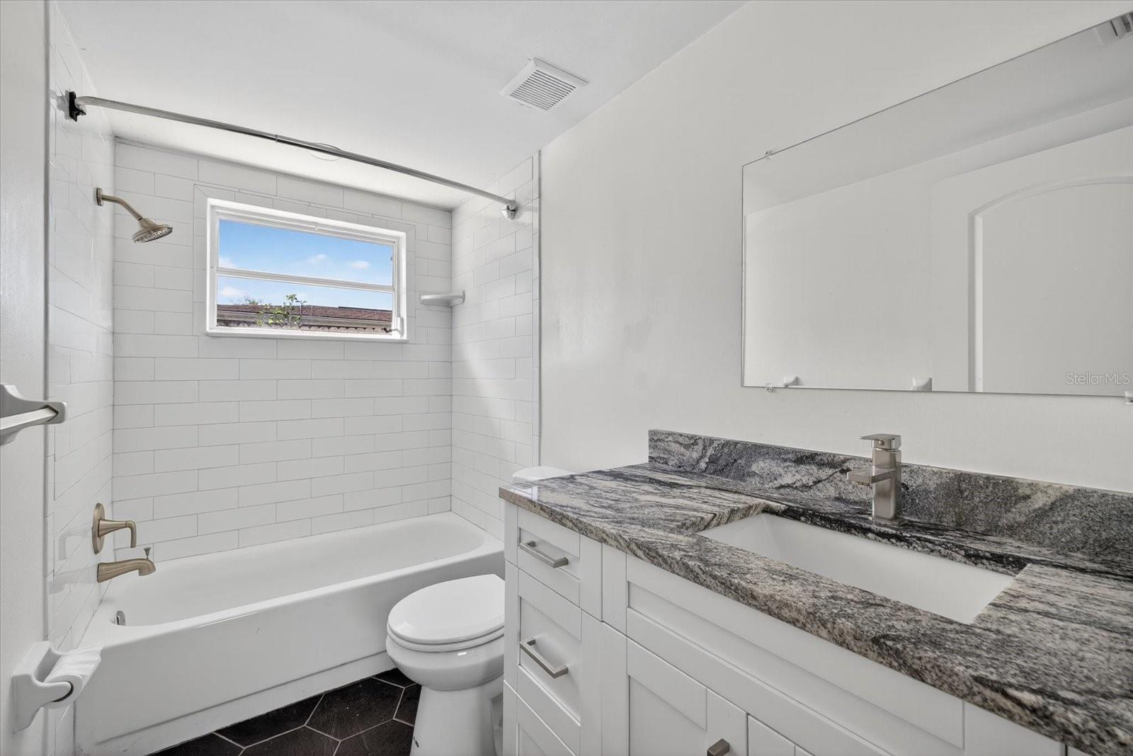FOREST HILLS - Residential Lease