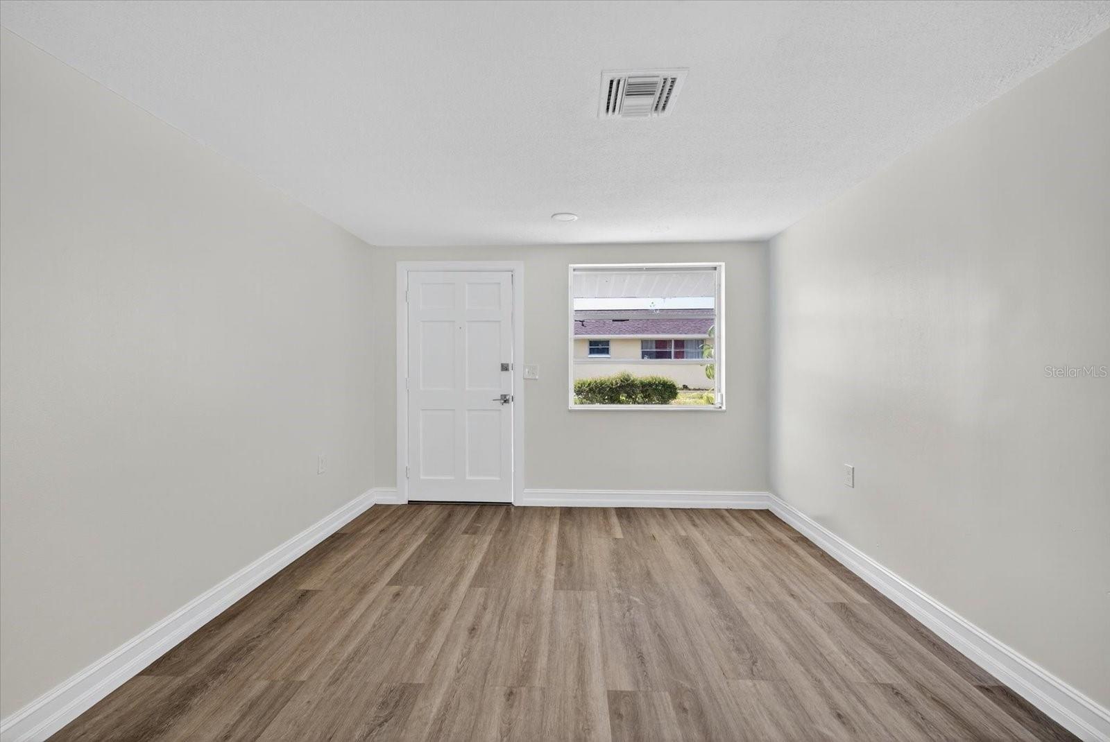 FOREST HILLS - Residential Lease