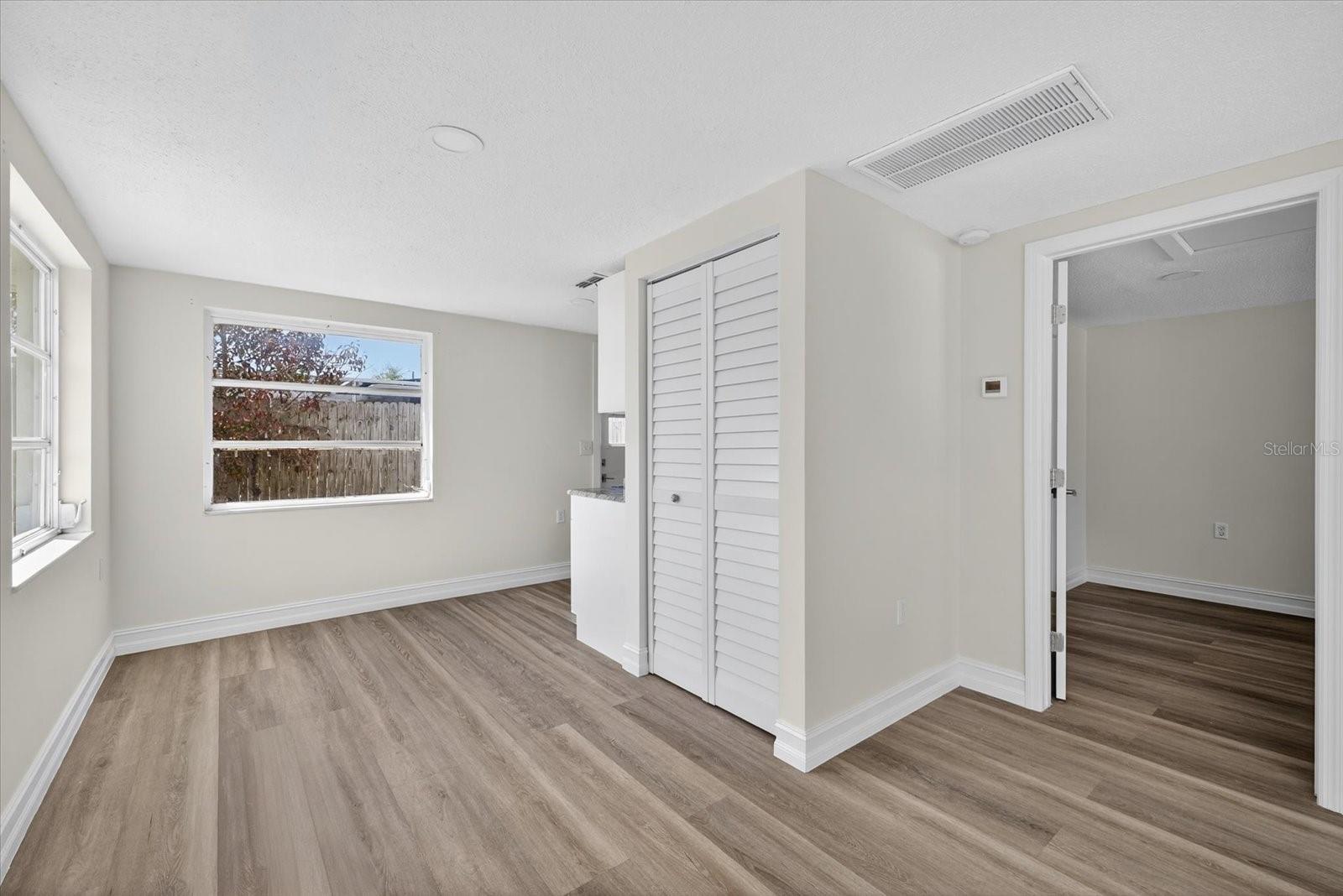 FOREST HILLS - Residential Lease