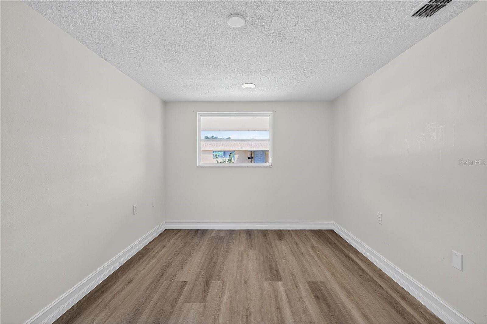 FOREST HILLS - Residential Lease