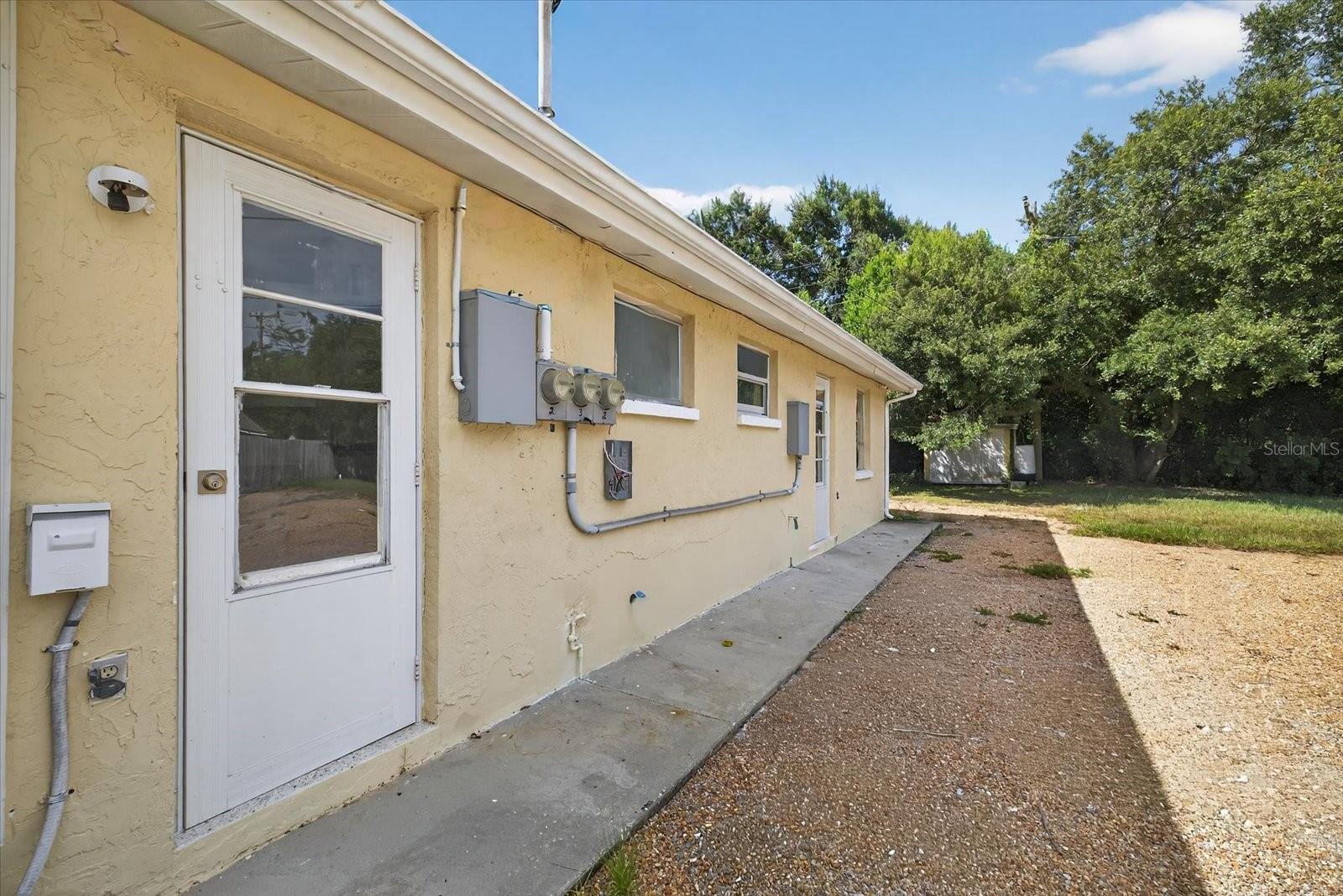 FOREST HILLS - Residential Lease