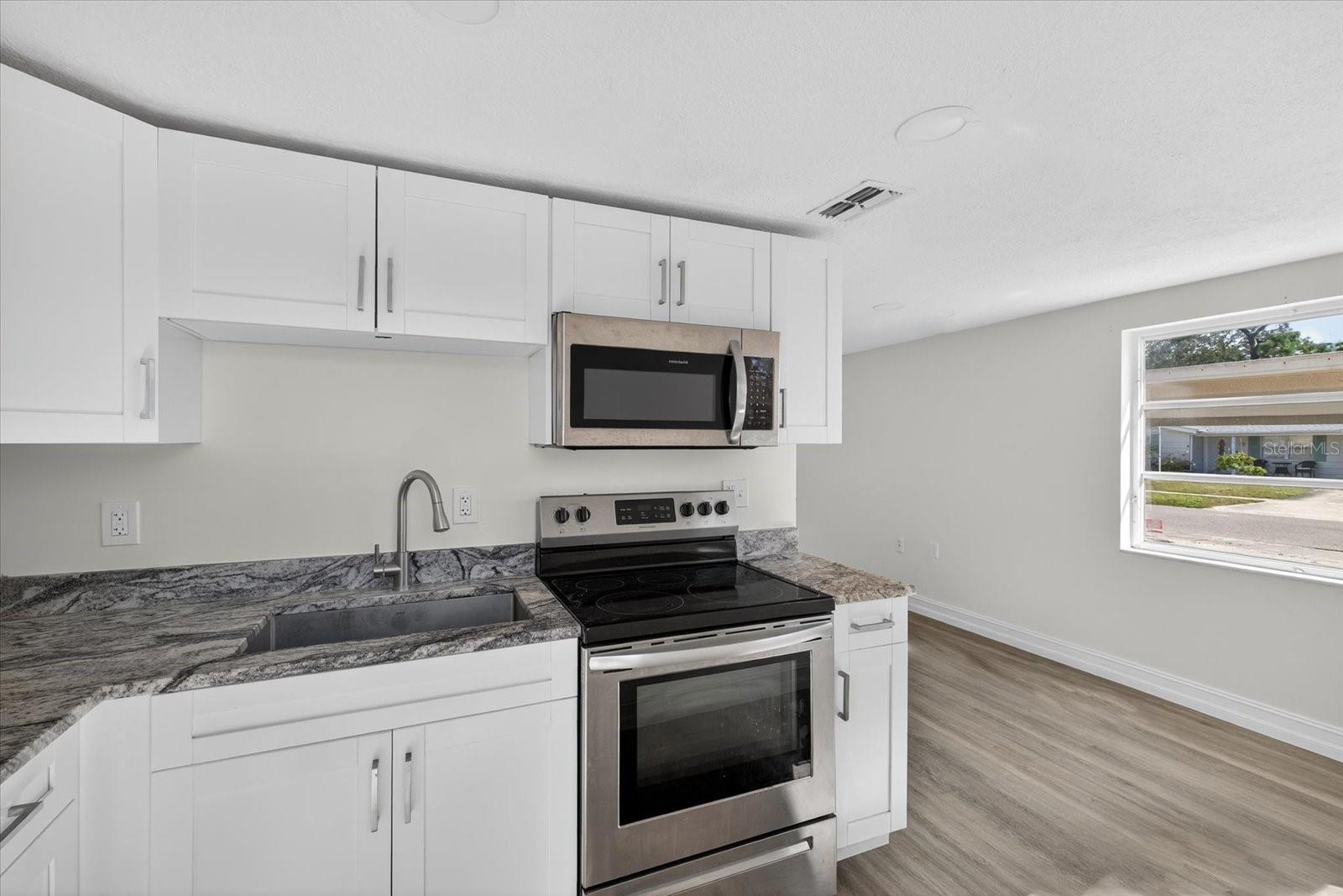 FOREST HILLS - Residential Lease
