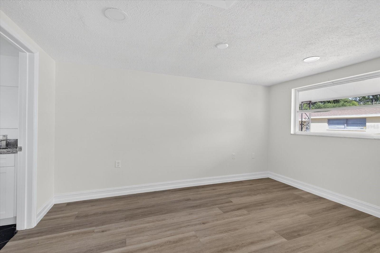 FOREST HILLS - Residential Lease