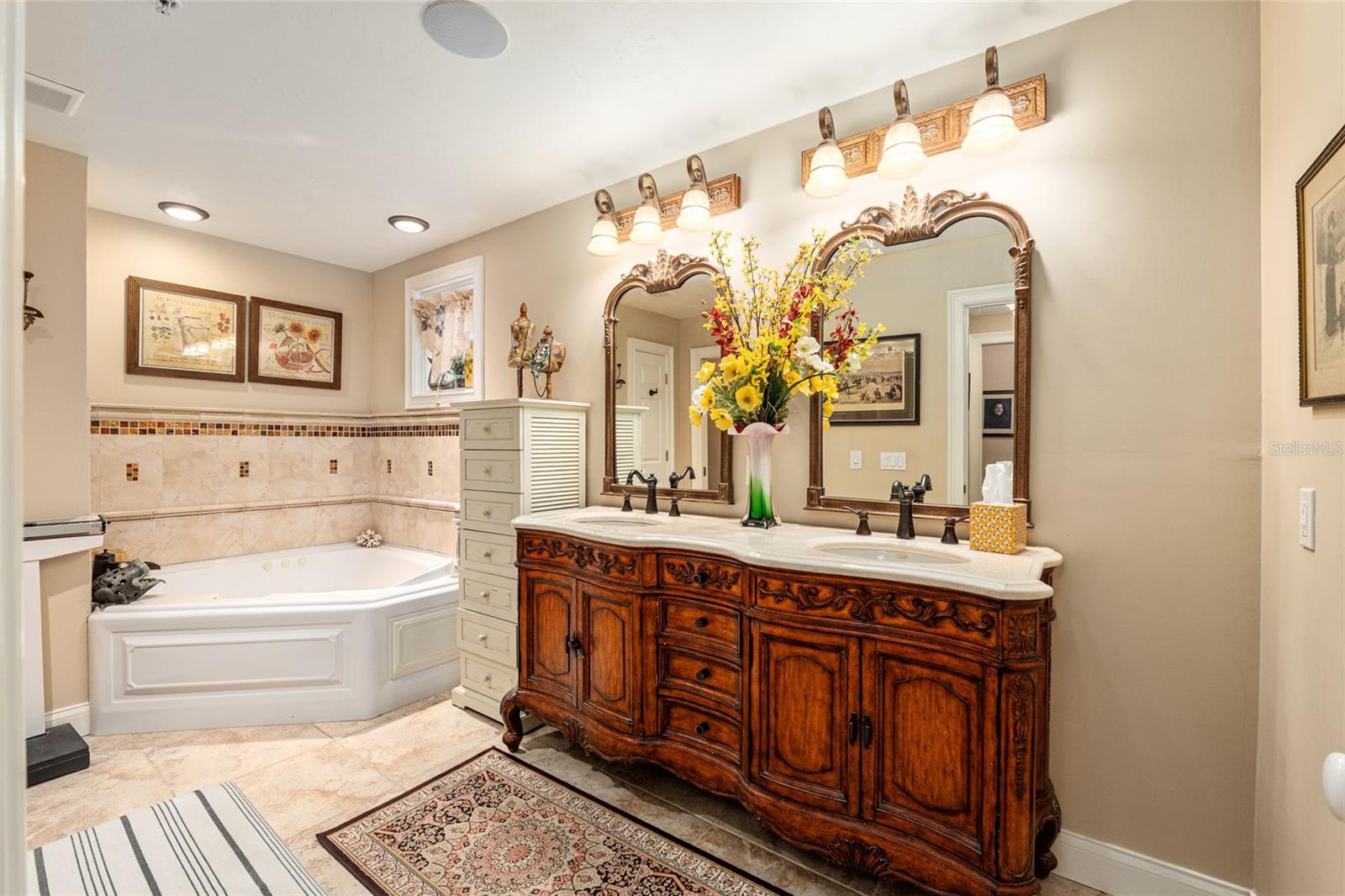 HAILE PLANTATION VILLAGE CENTER - Residential