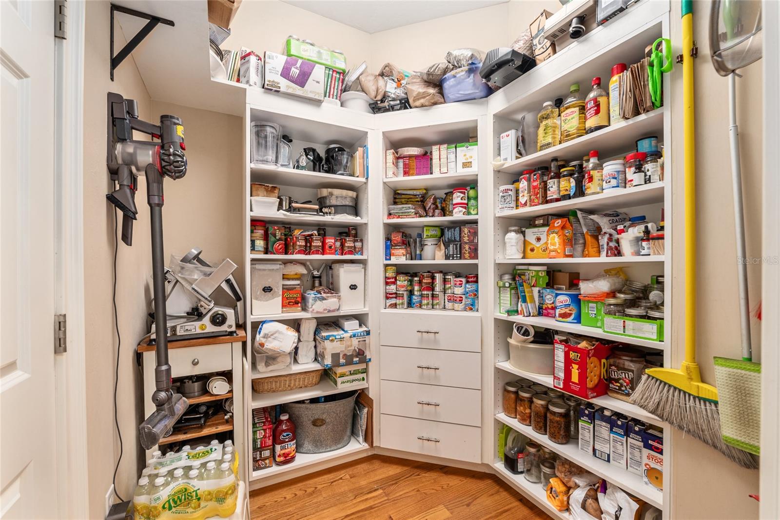 HAILE PLANTATION VILLAGE CENTER - Residential