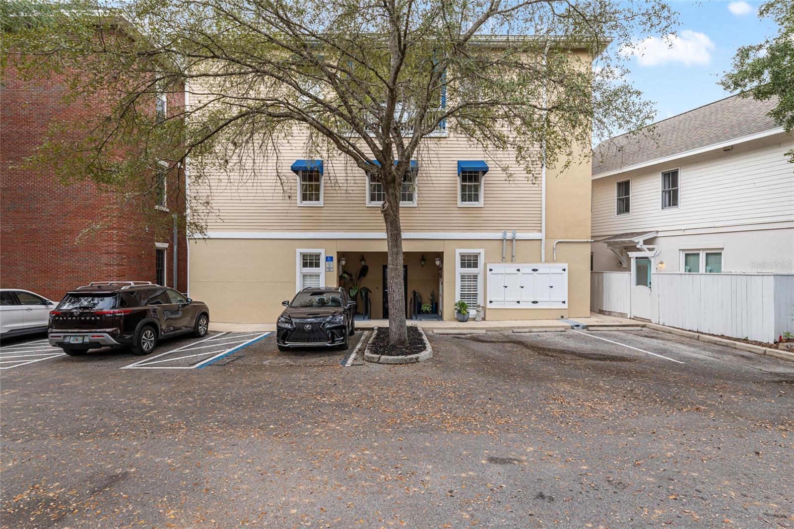 HAILE PLANTATION VILLAGE CENTER - Residential