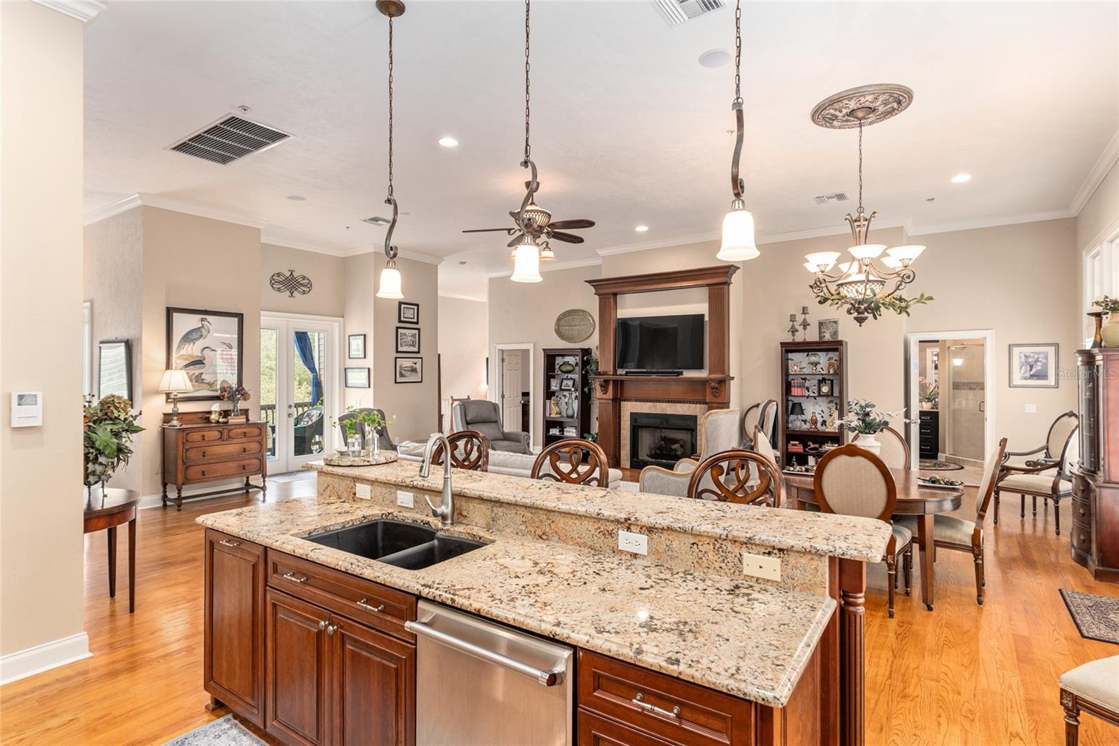 HAILE PLANTATION VILLAGE CENTER - Residential