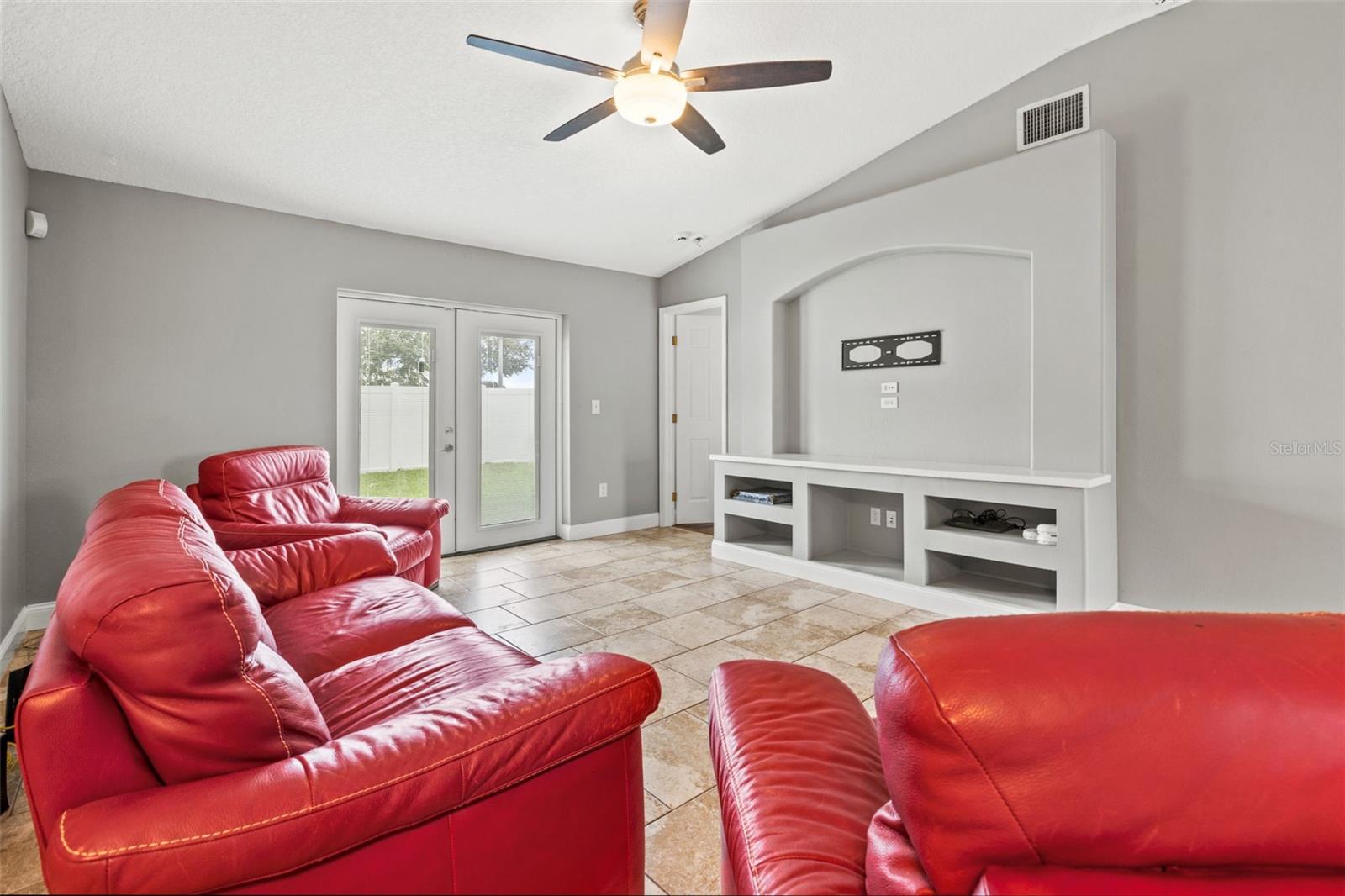 MEADOWBROOKE AT SUMMERFIELD UN - Residential Lease