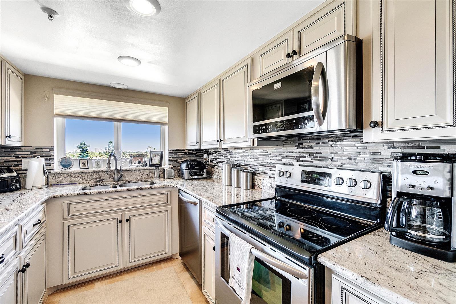 Diamond Head Point Condo - Residential