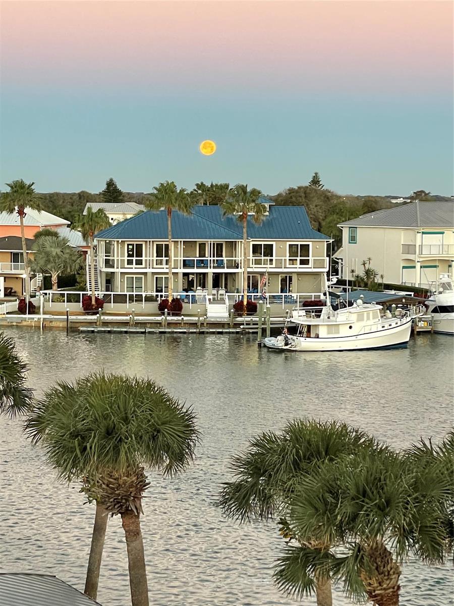 Diamond Head Point Condo - Residential